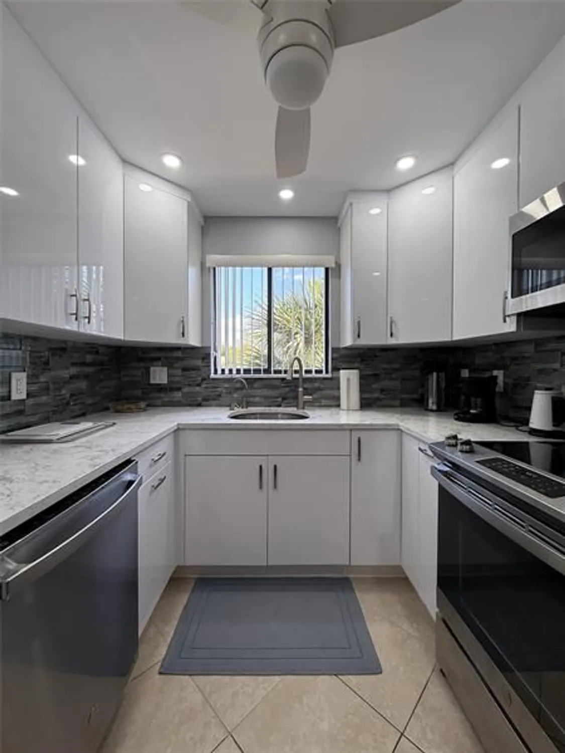 Property Slideshow image 8 of 41 | 7448 ashmont cir 312, Tamarac, FL, 33321