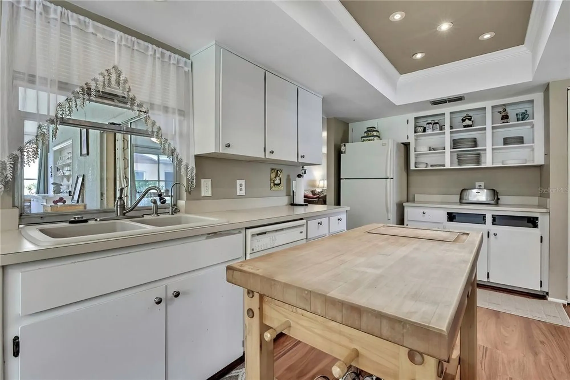 Property Slideshow image 11 of 72 | 6517 ocean pines ln, Spring Hill, FL, 34606