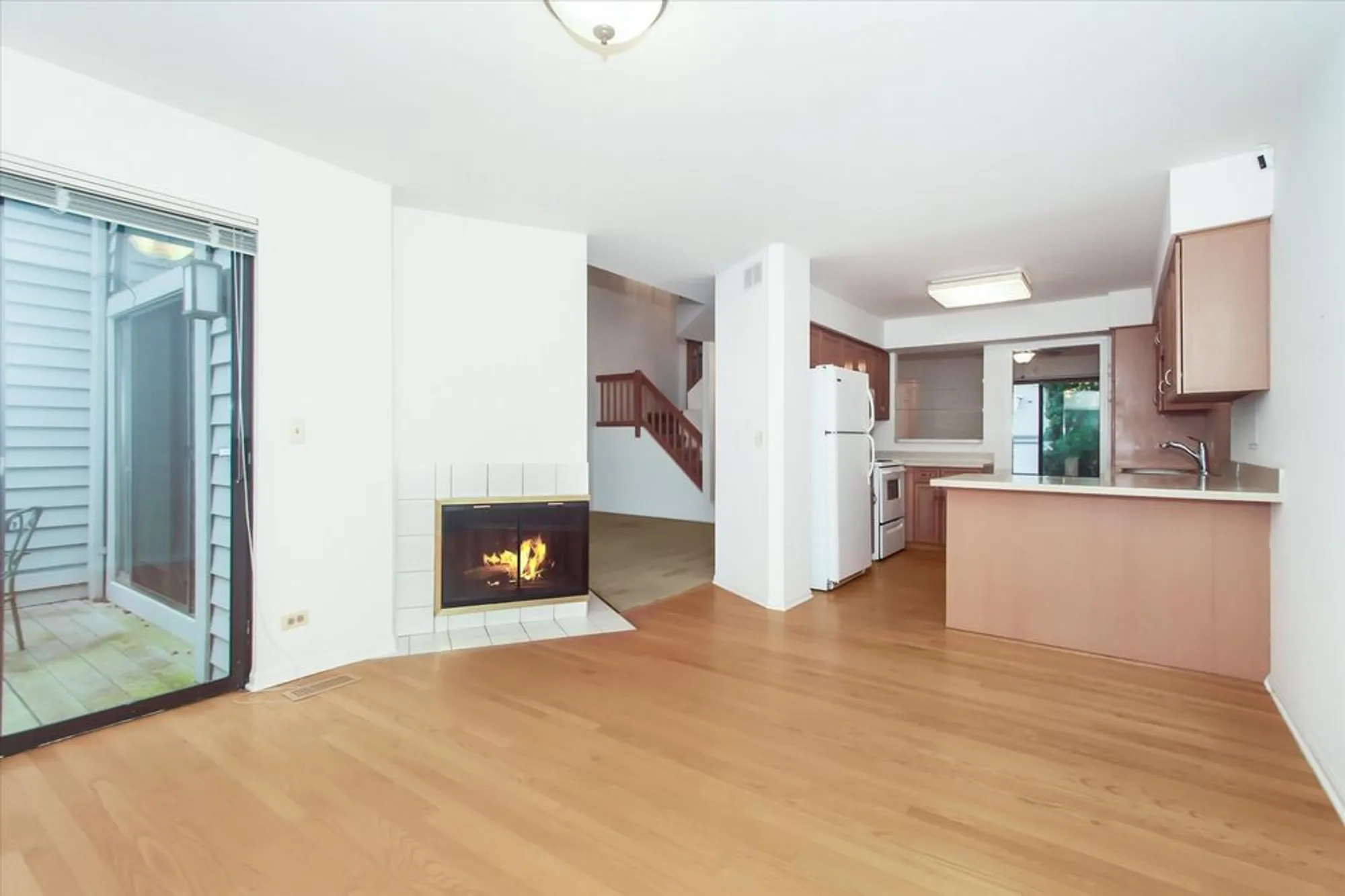 Property Slideshow image 11 of 32 | 928 longmeadow ct # 1016, Lake Barrington, IL, 60010