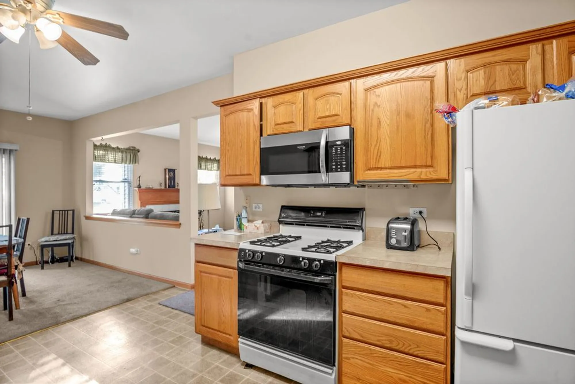 Property Slideshow image 11 of 24 | 20965 w snowberry ln, Plainfield, IL, 60544