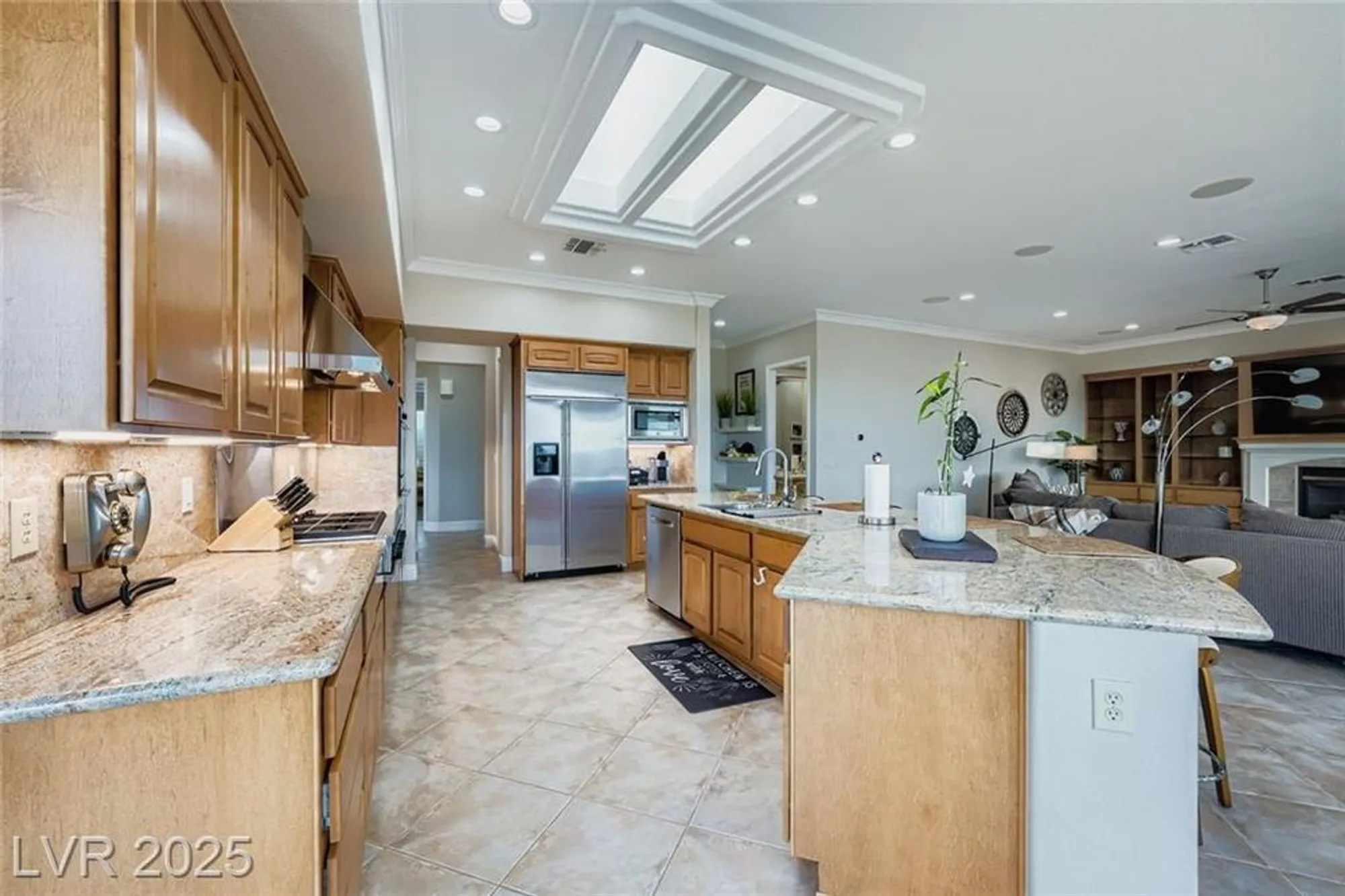 Property Slideshow image 22 of 45 | 2544 forest city dr, Henderson, NV, 89052
