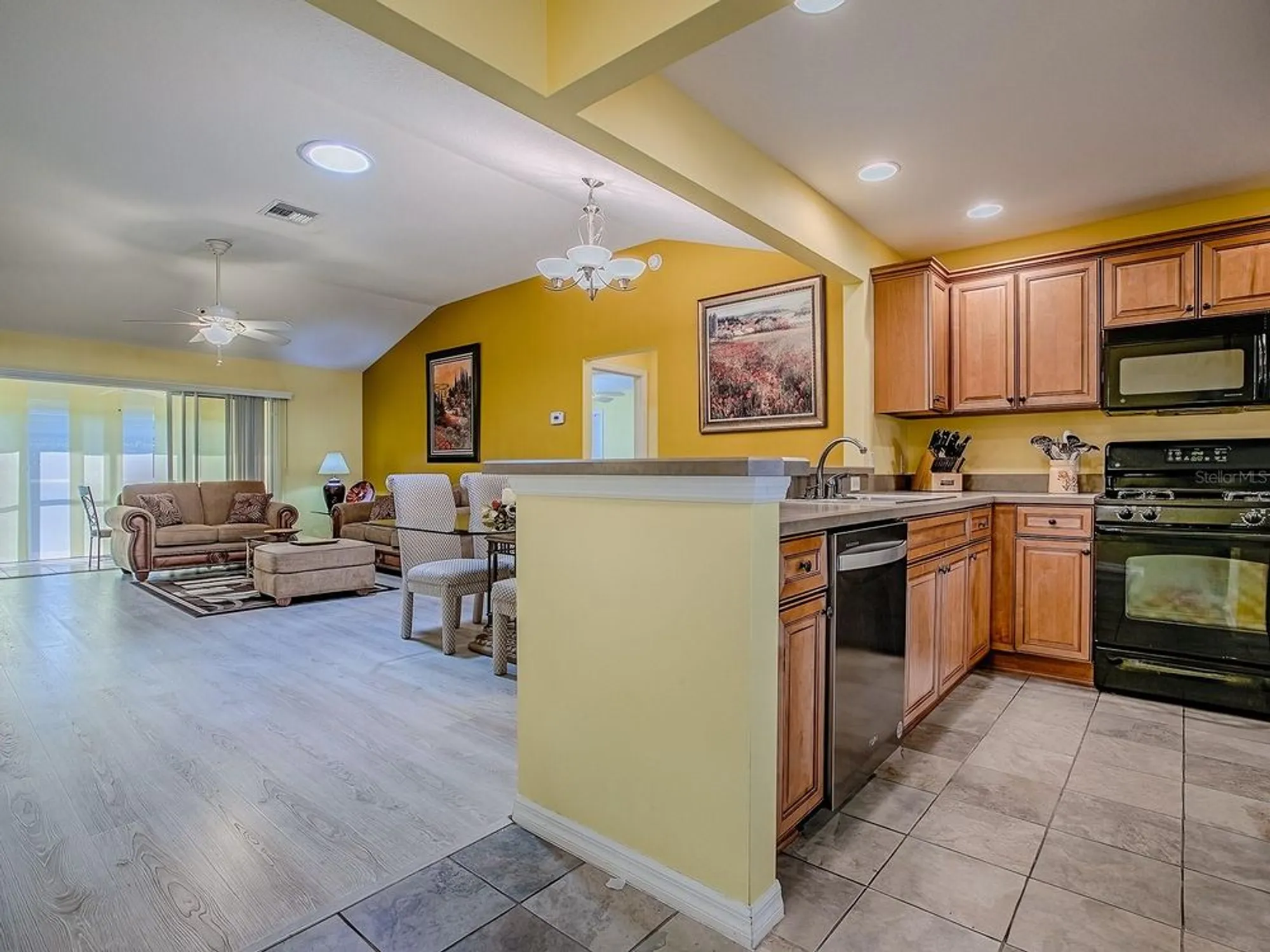 Property Slideshow image 7 of 43 | 1675 westminster ct, The Villages, FL, 32162