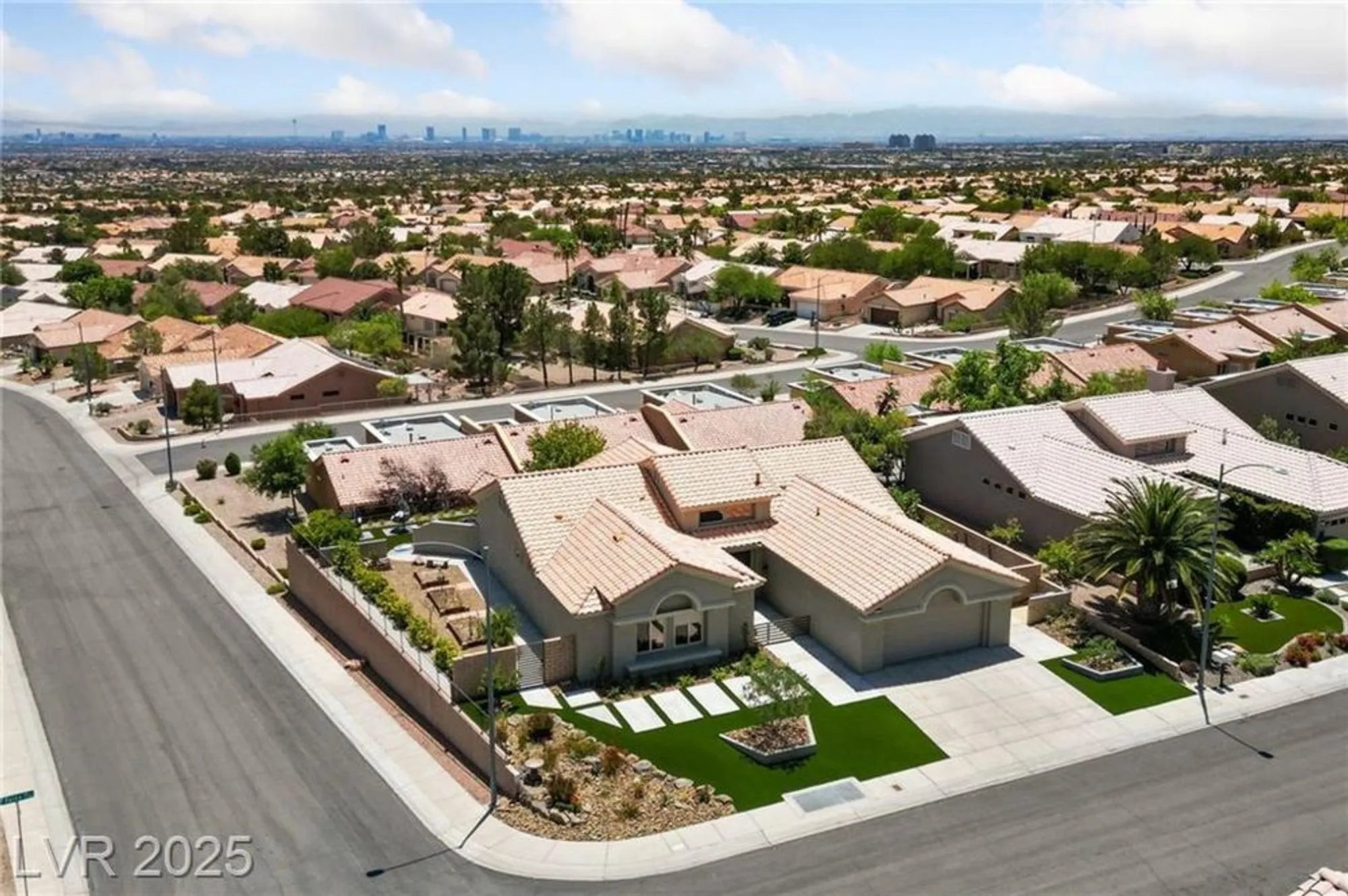 Property Slideshow image 62 of 69 | 2616 faiss dr, Las Vegas, NV, 89134