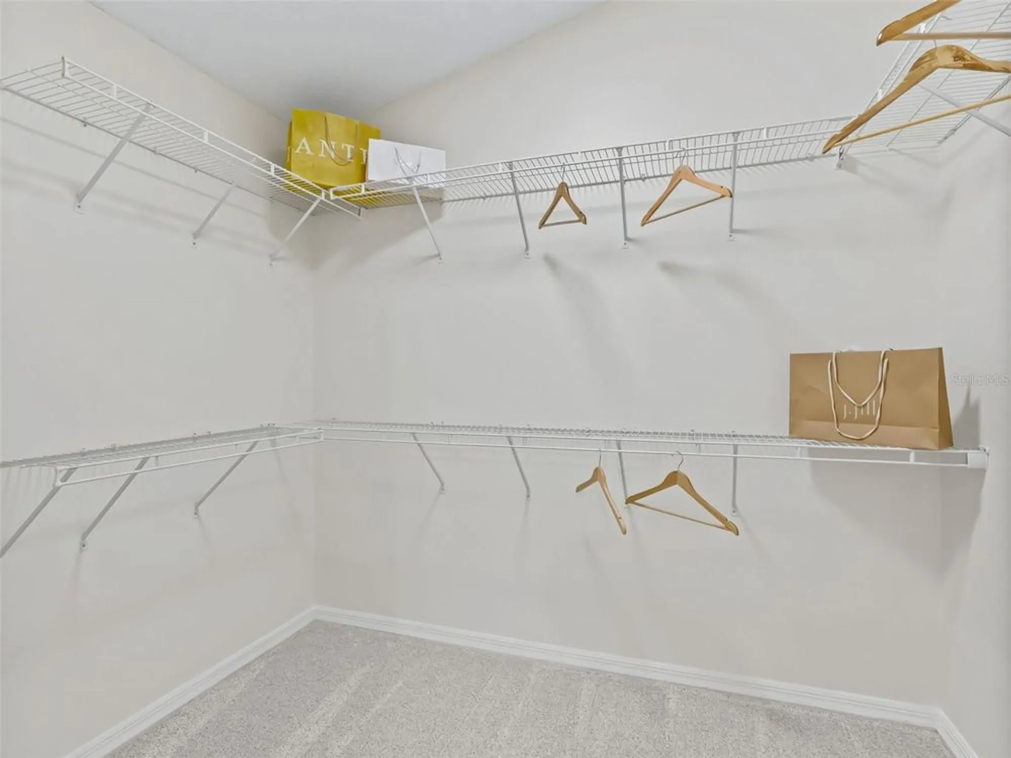 Property Slideshow image 31 of 51 | 1013 del rio dr, Lady Lake, FL, 32159