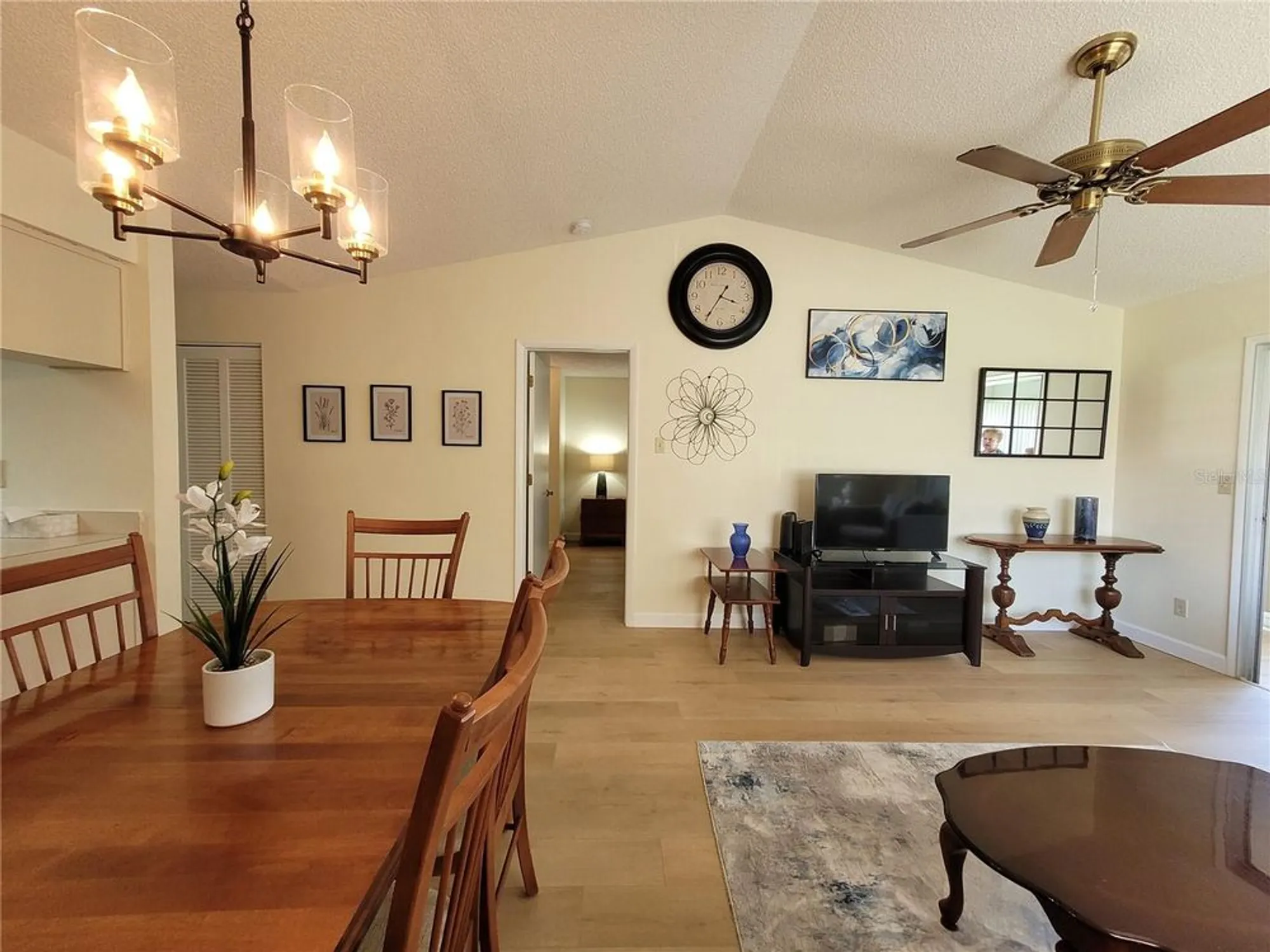 Property Slideshow image 4 of 23 | 946 madrid dr, Palm Harbor, FL, 34684