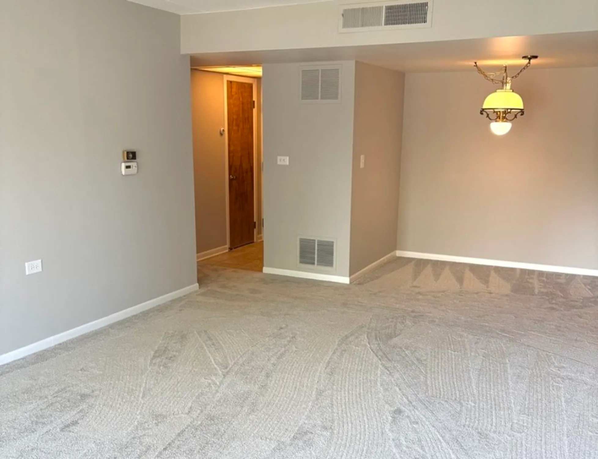 Property Slideshow image 8 of 18 | , Downers Grove, IL, 60515