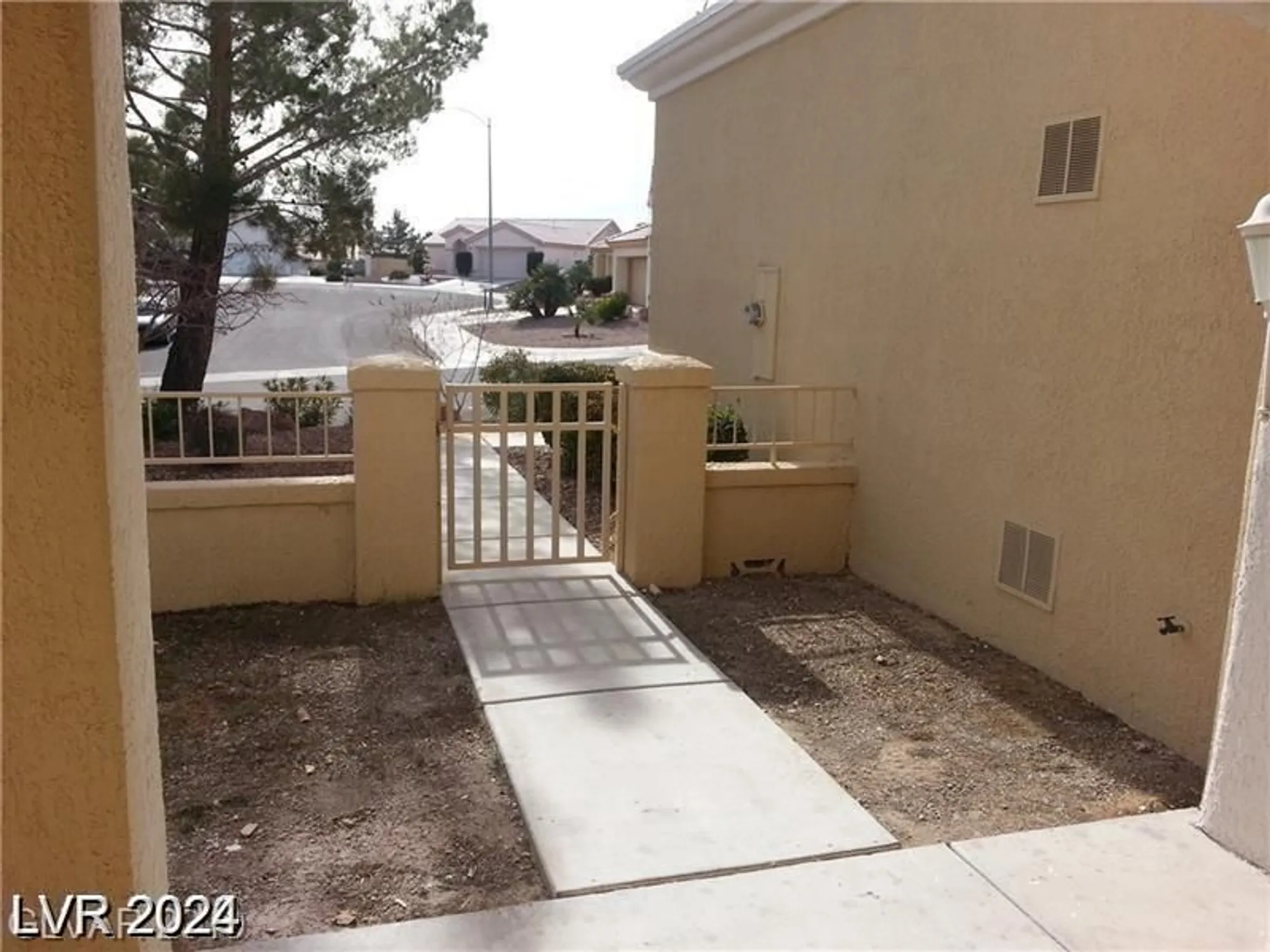 Property Slideshow image 3 of 22 | 10404 frostburg ln, Las Vegas, NV, 89134