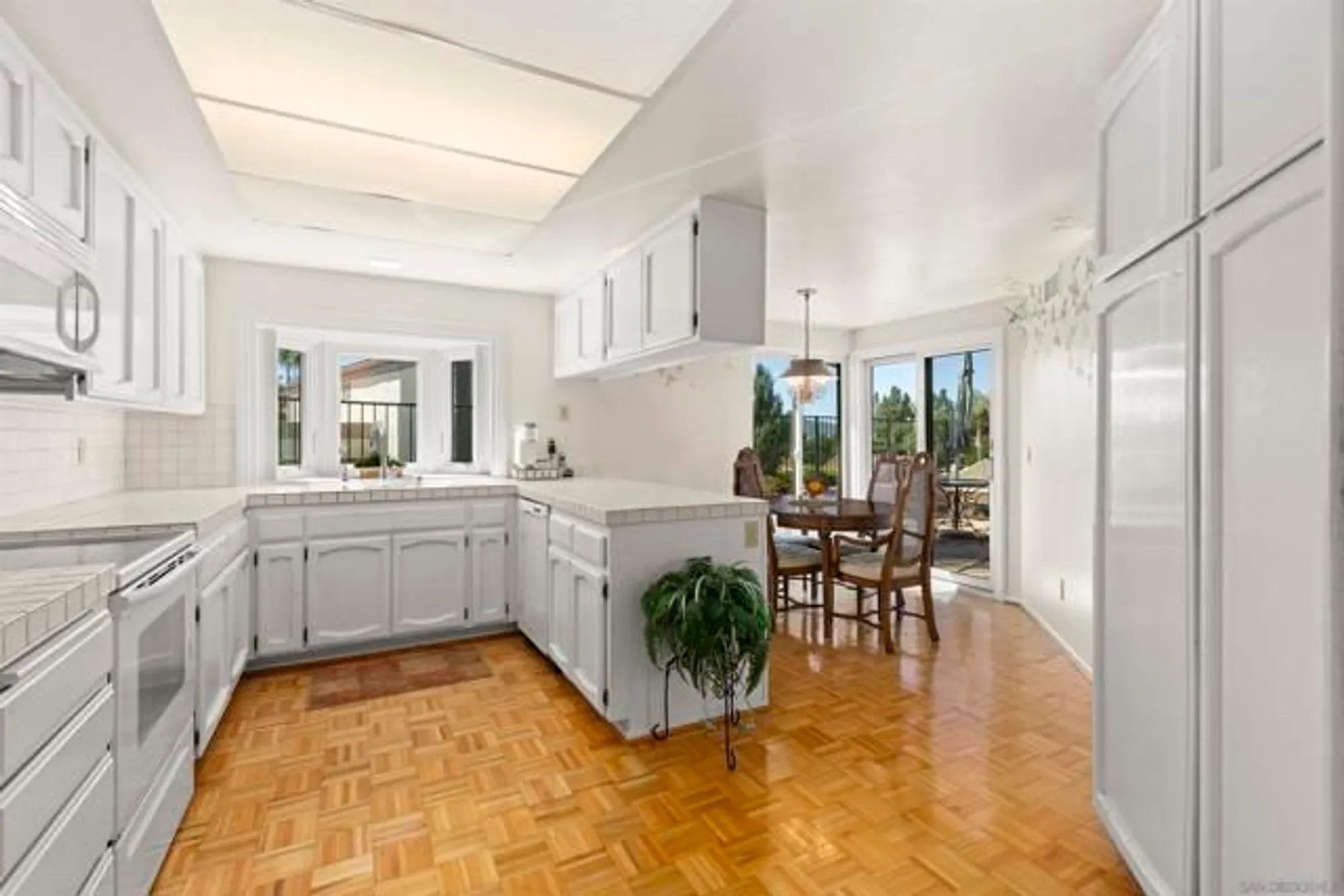 Property Slideshow image 12 of 75 | 17632 caminito hercuba, San Diego, CA, 92128