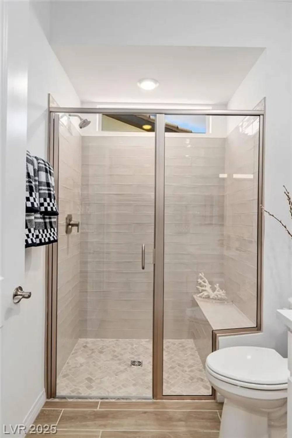 Property Slideshow image 21 of 44 | 25 red creek bluff st, Henderson, NV, 89011