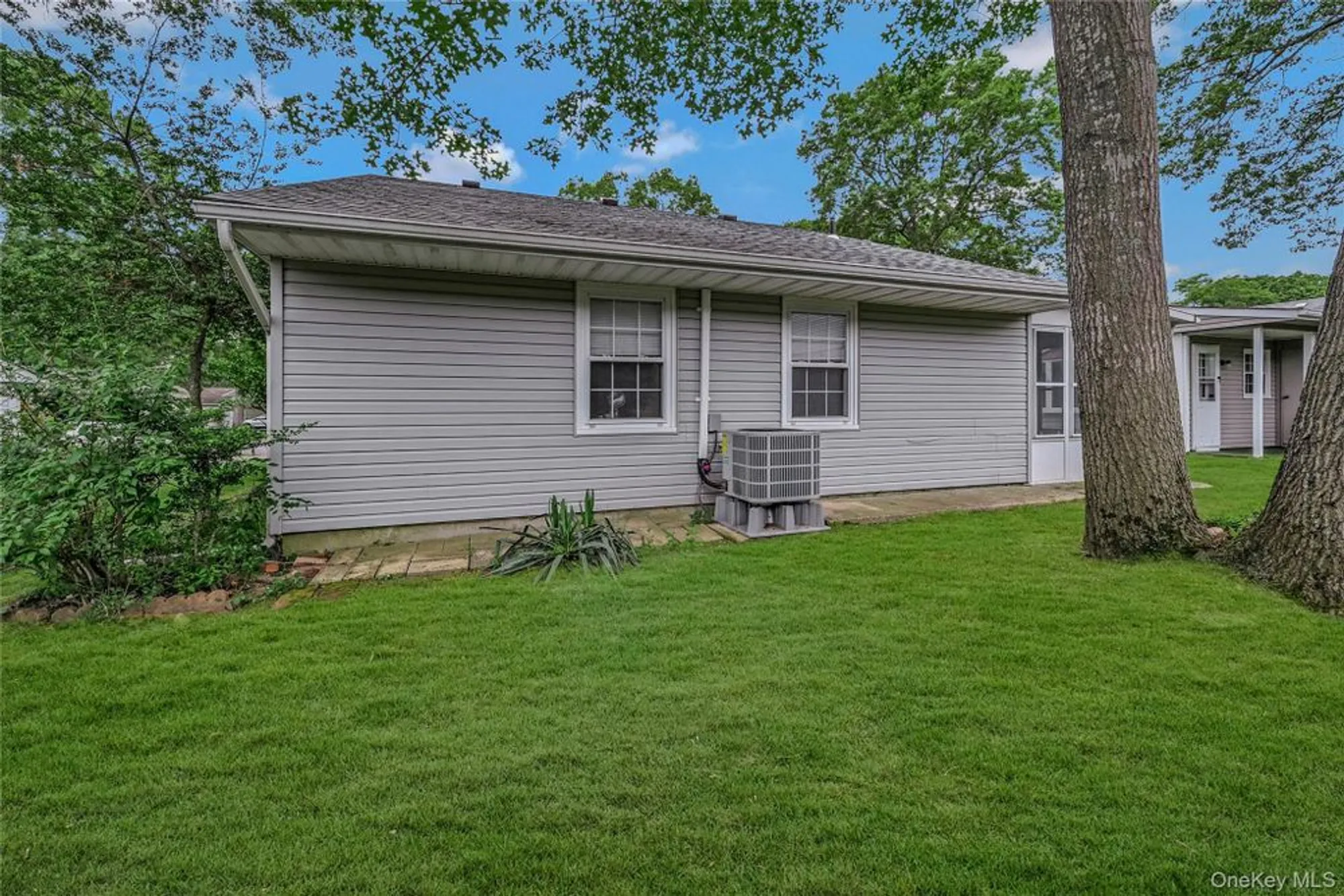 Property Slideshow image 25 of 29 | 151 laurance ln, Ridge, NY, 11961