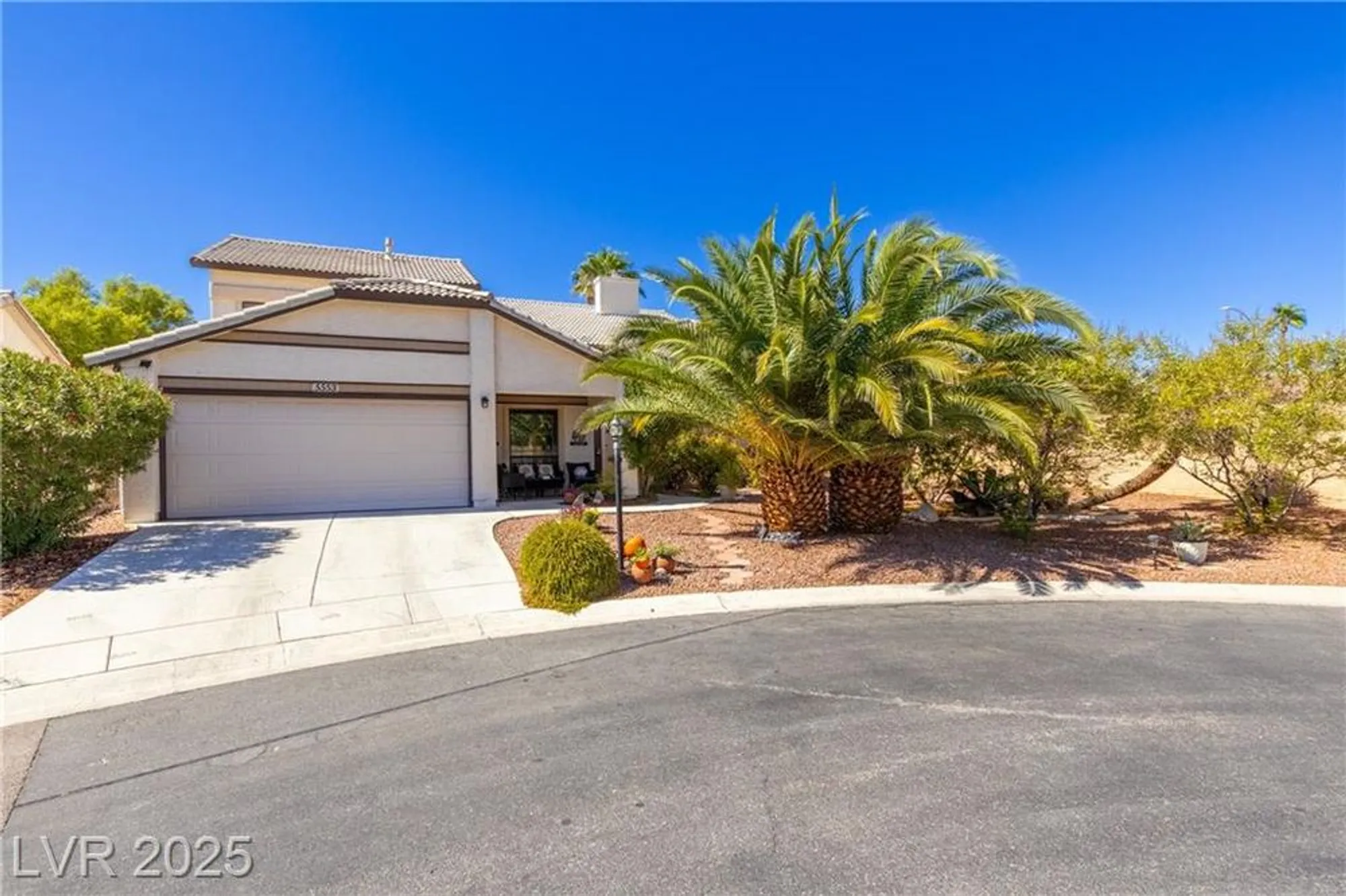 Property Slideshow image 2 of 47 | 5553 singing hills dr, Las Vegas, NV, 89130