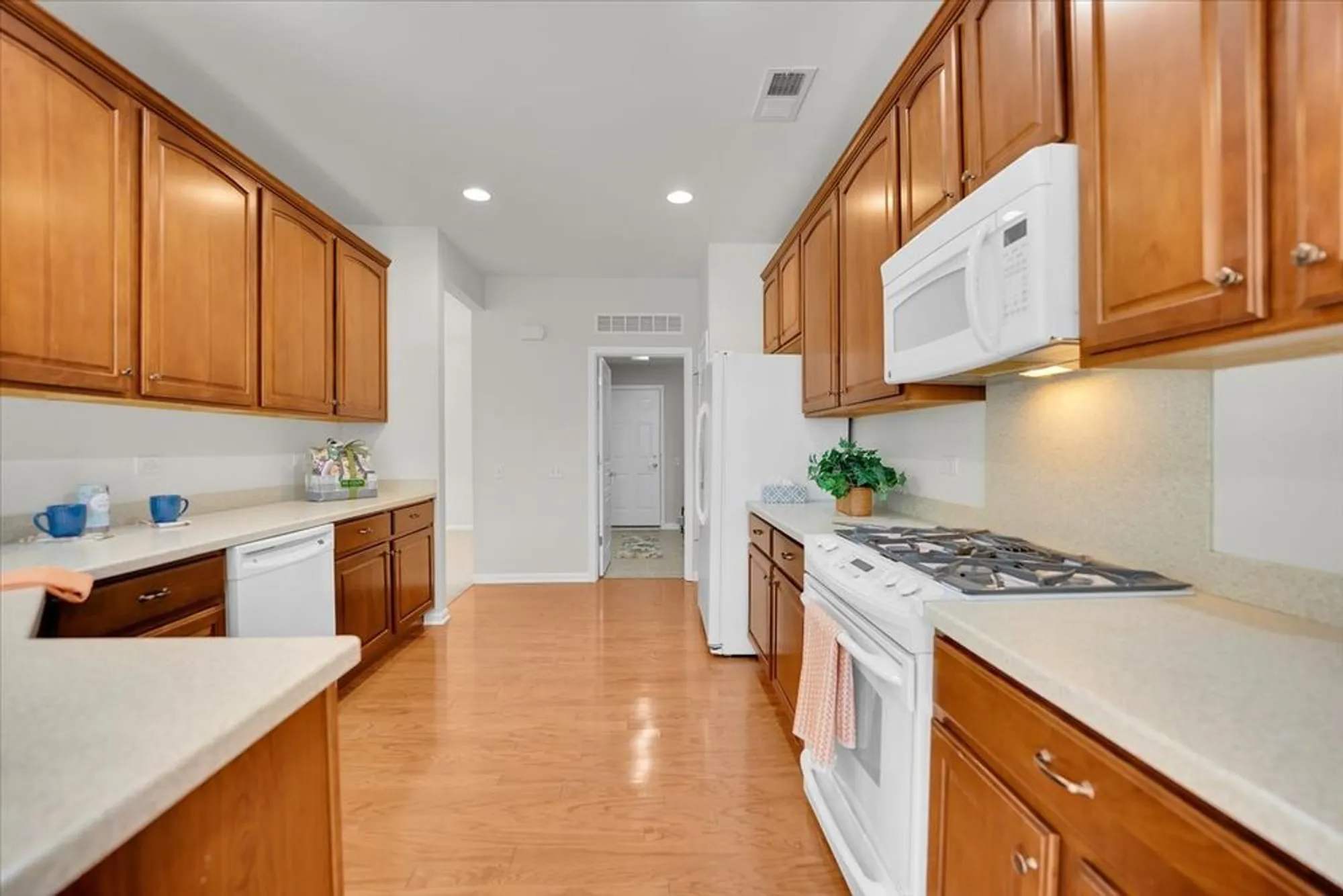 Property Slideshow image 11 of 32 | 14525 tawny ln, Huntley, IL, 60142