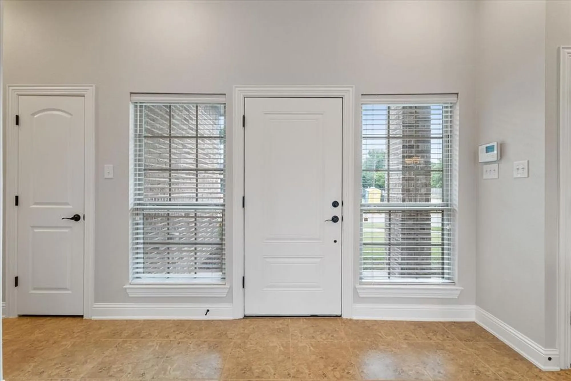 Property Slideshow image 5 of 28 | 3701 creek view dr, Mckinney, TX, 75071