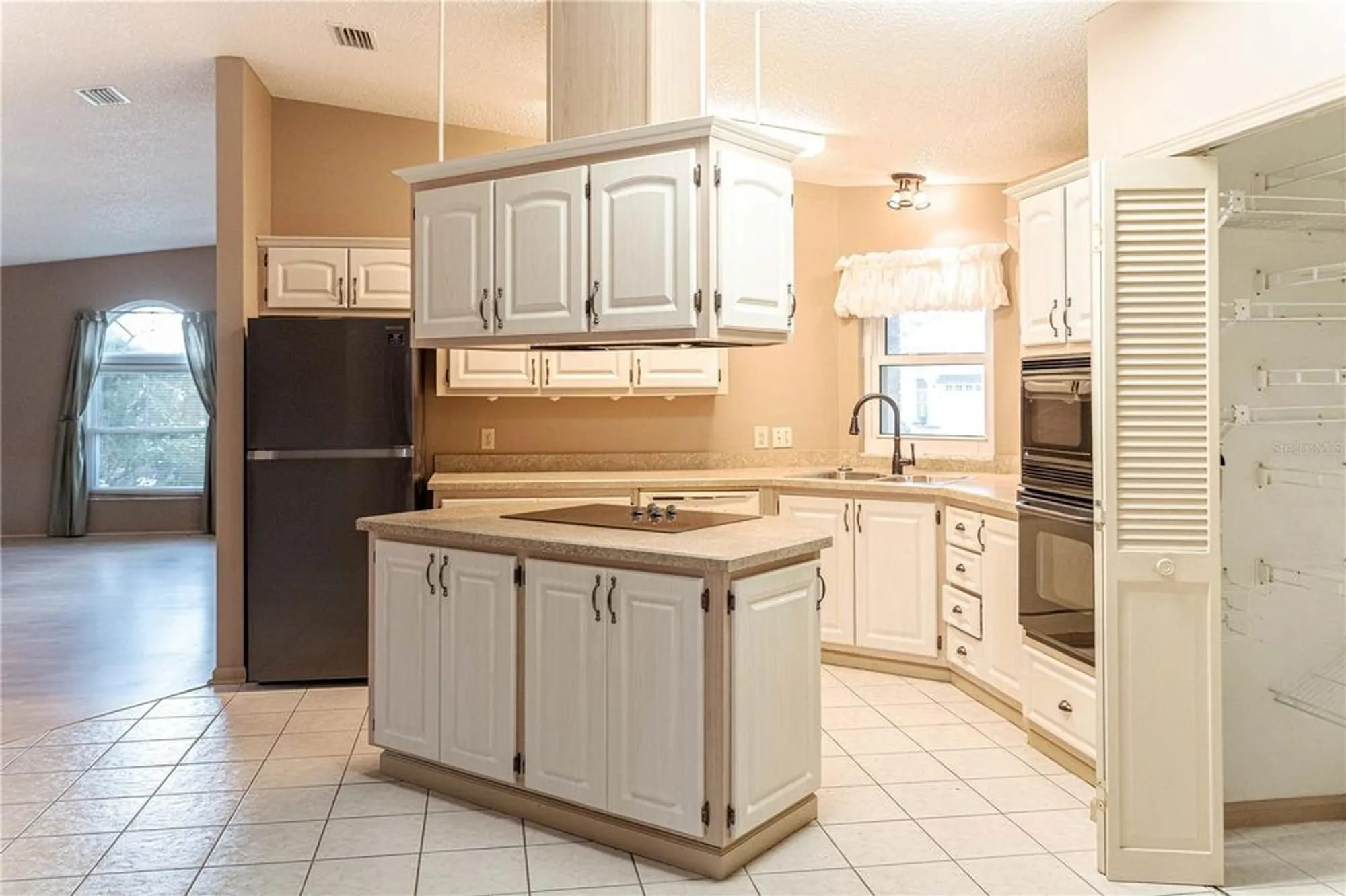 Property Slideshow image 28 of 58 | 1204 maria ct, Lady Lake, FL, 32159