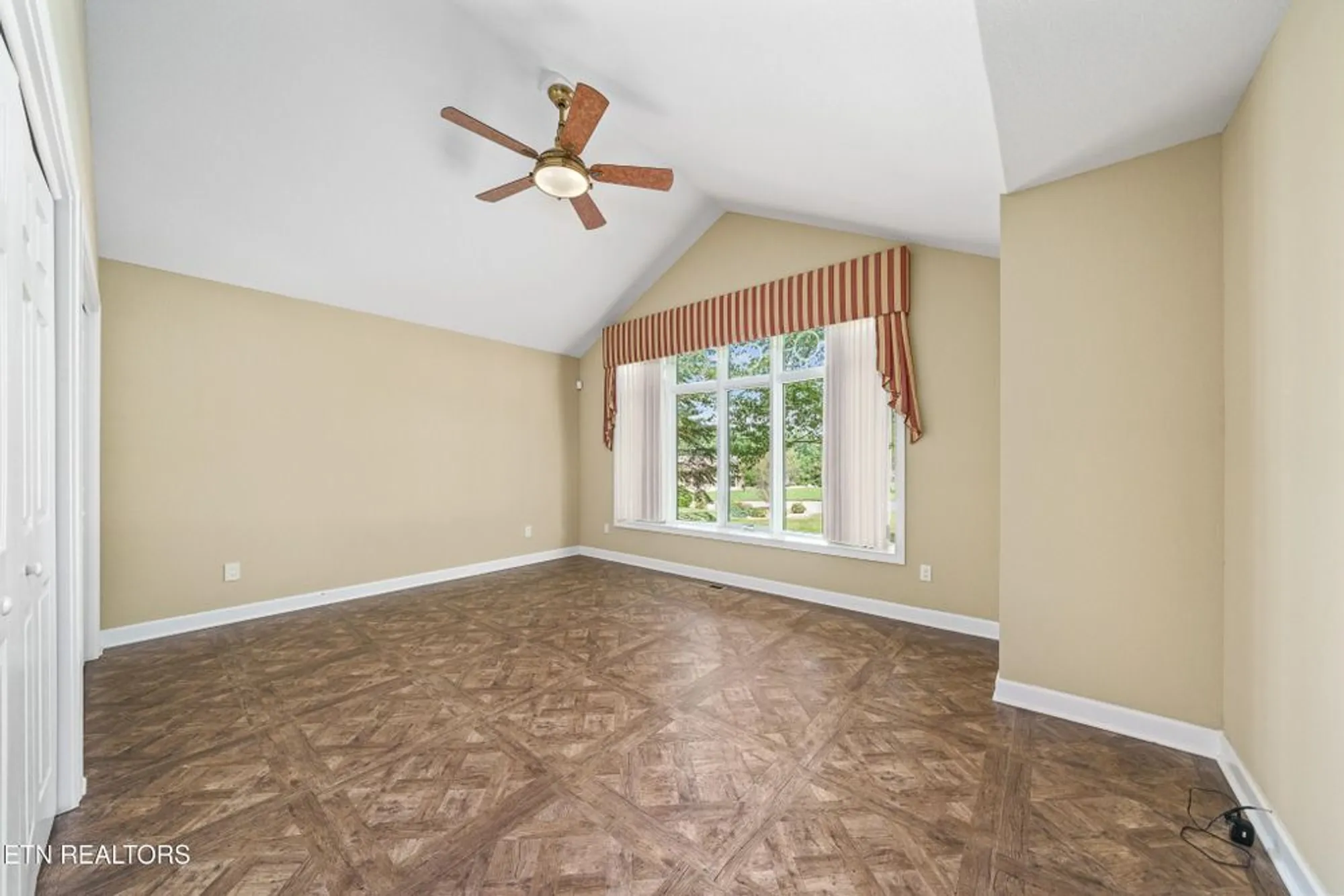 Property Slideshow image 32 of 46 | 40 bluff view ter, Crossville, TN, 38558