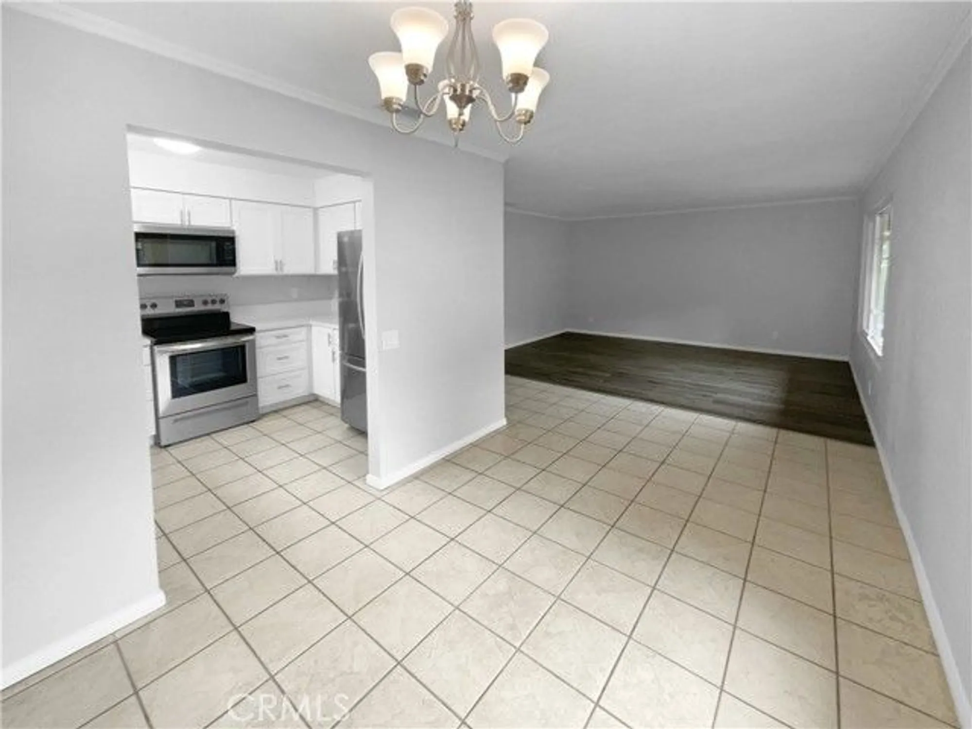 Property Slideshow image 6 of 19 | 4402 chickadee way, Oceanside, CA, 92057