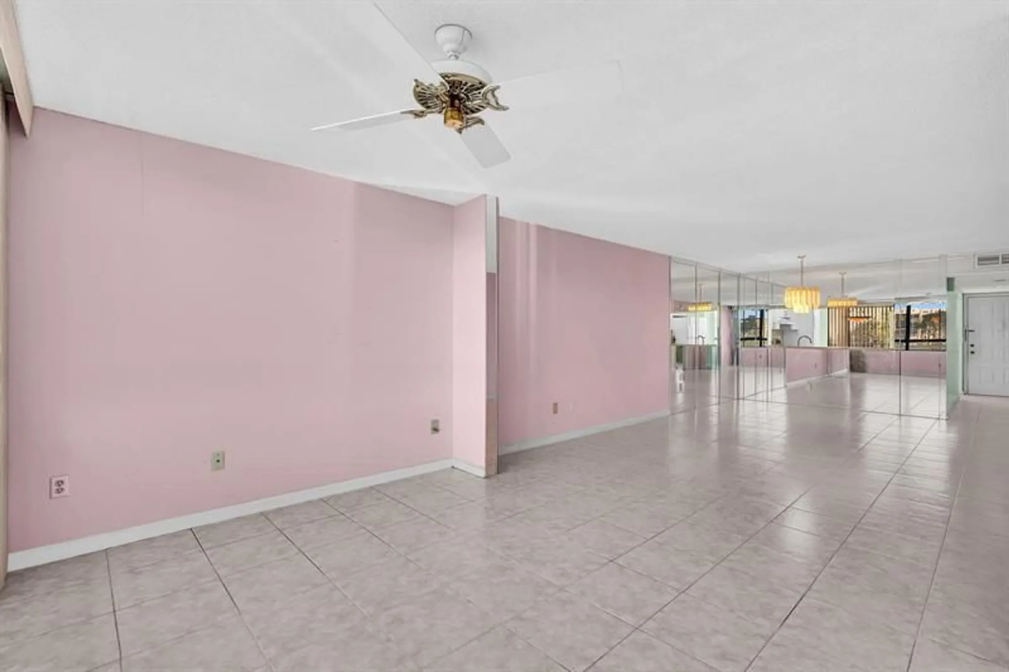 Property Slideshow image 15 of 82 | 10442 e clairmont cir 204, Tamarac, FL, 33321