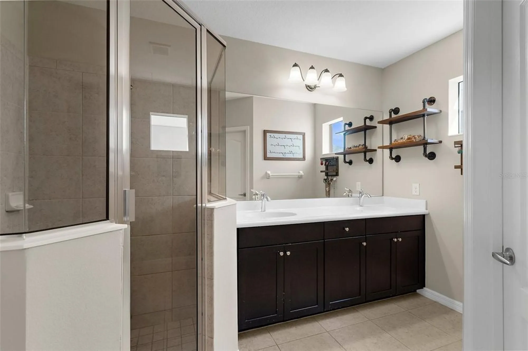 Property Slideshow image 21 of 50 | 12520 shimmering oak cir, Venice, FL, 34293