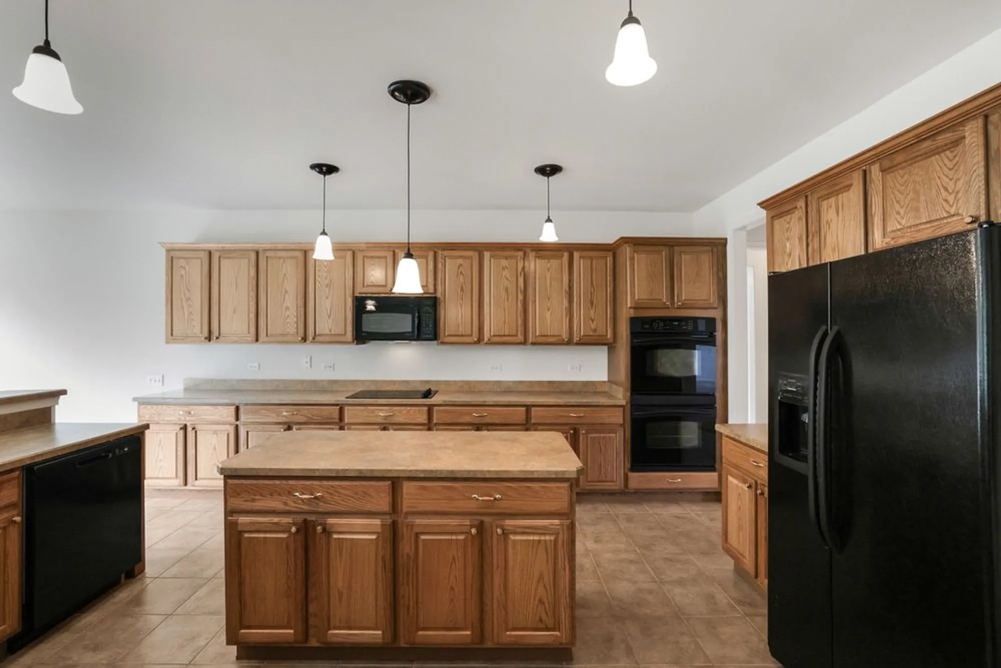 Property Slideshow image 10 of 30 | 13813 roosevelt dr, Huntley, IL, 60142