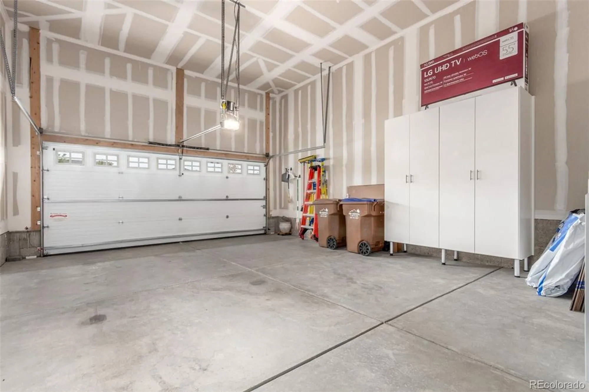 Property Slideshow image 40 of 45 | 22654 e henderson dr, Aurora, CO, 80016