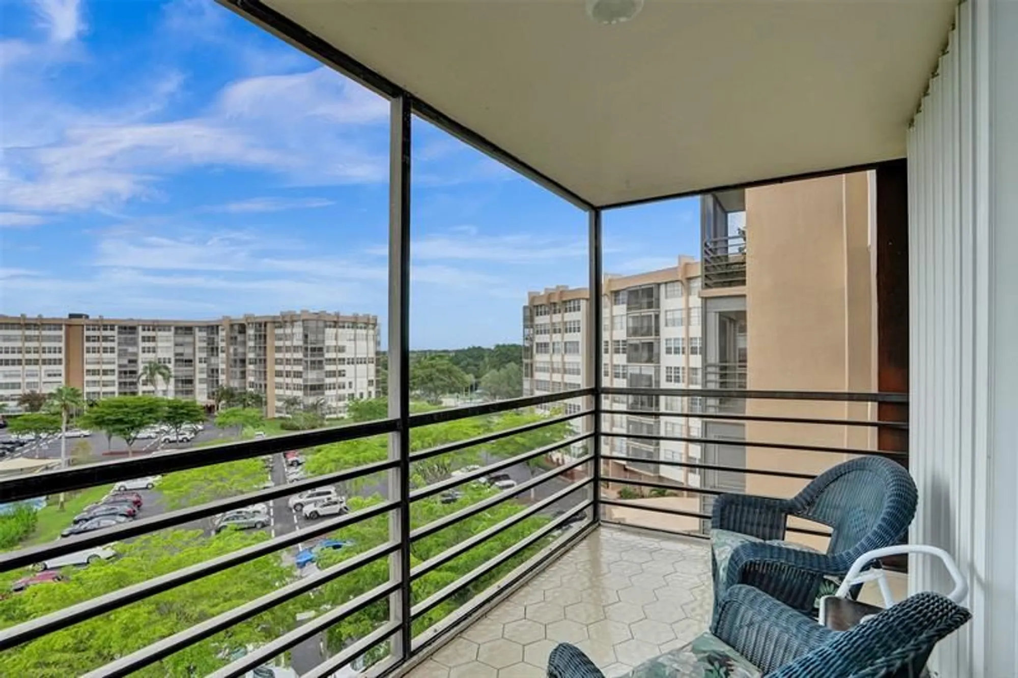 Property Slideshow image 21 of 71 | 1100 saint charles pl 612, Pembroke Pines, FL, 33026