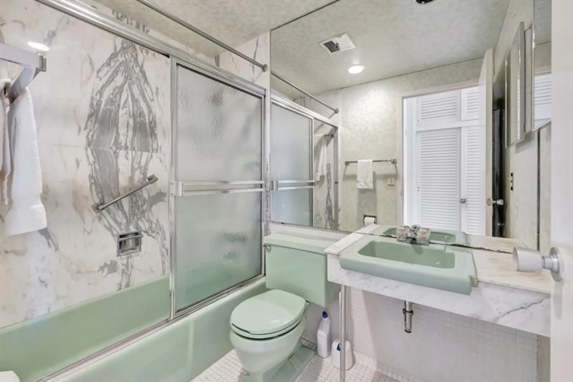 Property Slideshow image 25 of 47 | 3300 ne 36th st 609, Fort Lauderdale, FL, 33308