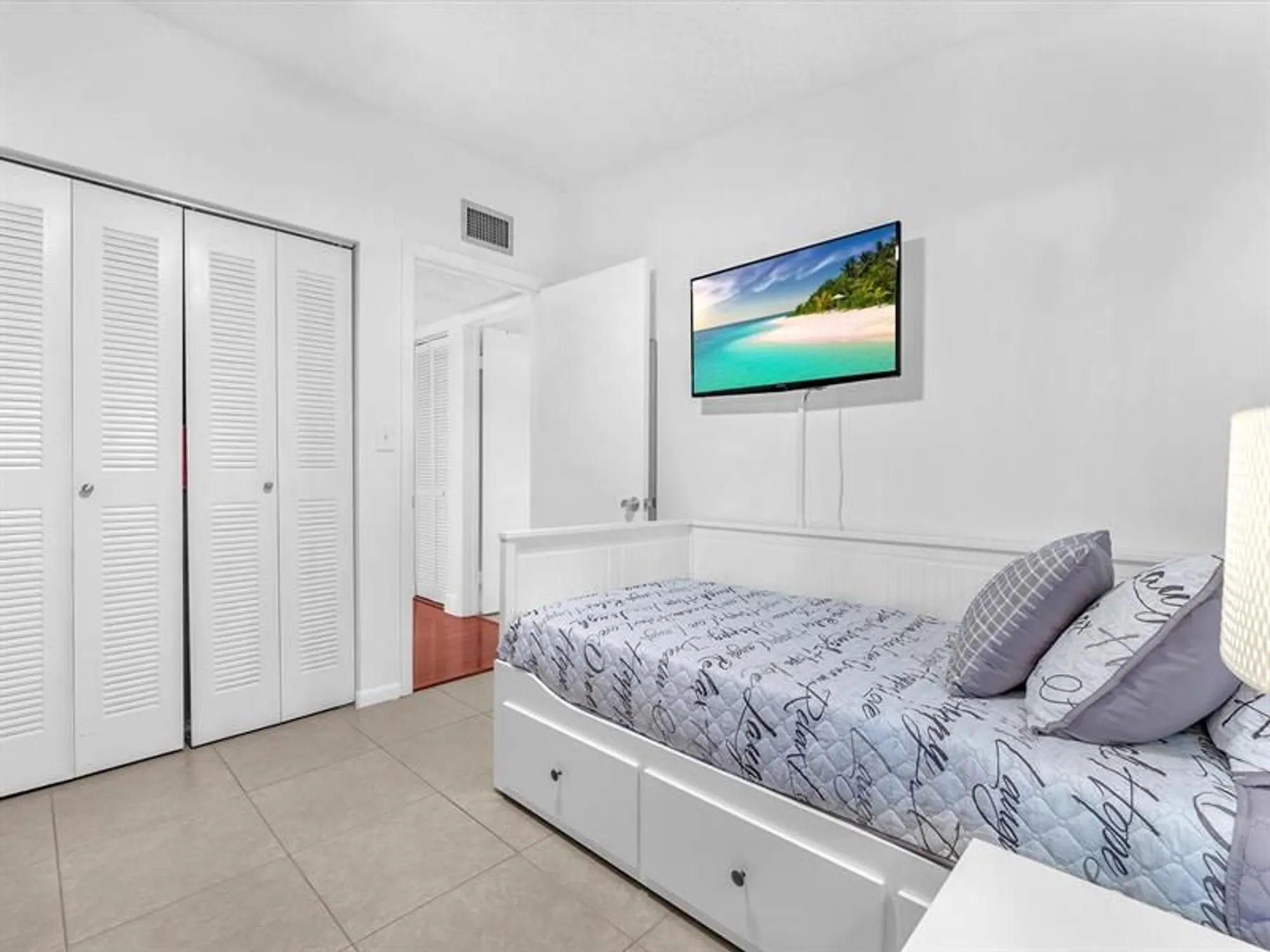 Property Slideshow image 29 of 39 | 7164 ashmont cir 204, Tamarac, FL, 33321