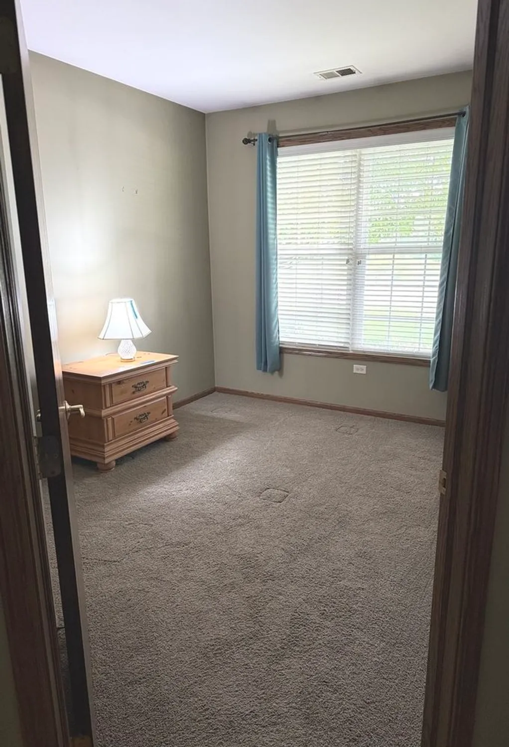 Property Slideshow image 10 of 17 | 17120 carlislie ln, Lockport, IL, 60441