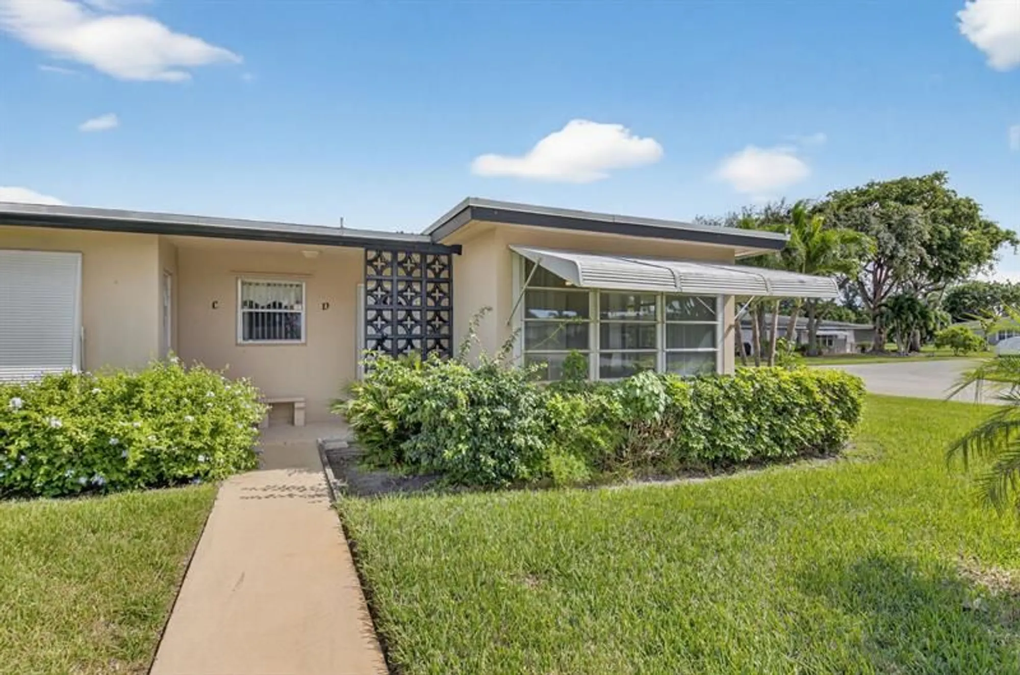 Property Slideshow image 1 of 28 | 1025 south dr d, Delray Beach, FL, 33445