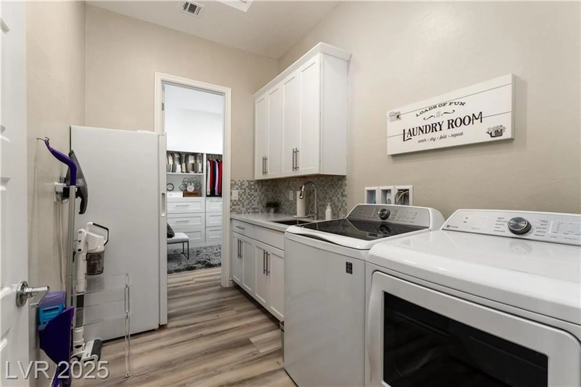 Property Slideshow image 15 of 44 | 12438 heritage bend dr, Las Vegas, NV, 89138