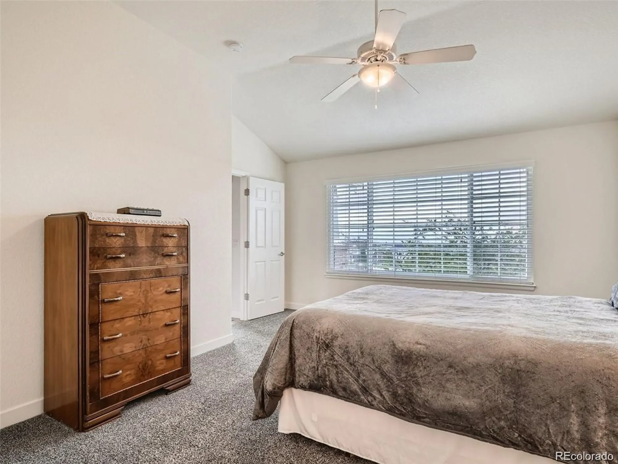 Property Slideshow image 19 of 22 | 21931 e canyon pl, Aurora, CO, 80016