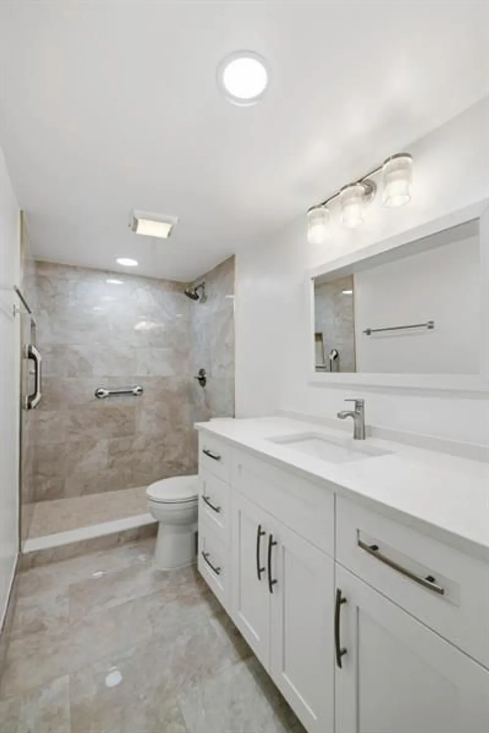 Property Slideshow image 17 of 25 | 2901 victoria cir apt b2, Coconut Creek, FL, 33066