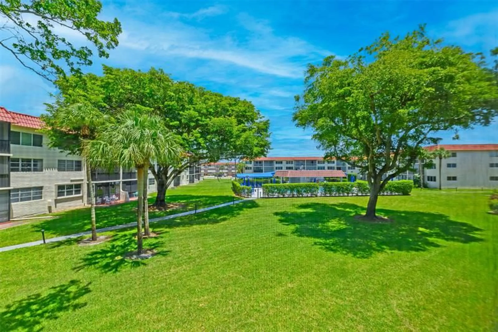 Property Slideshow image 30 of 51 | 9511 n hollybrook lake dr 207, Pembroke Pines, FL, 33025