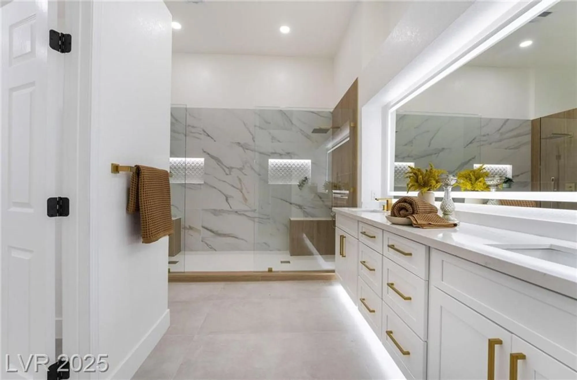 Property Slideshow image 30 of 57 | 2528 sunup dr, Las Vegas, NV, 89134