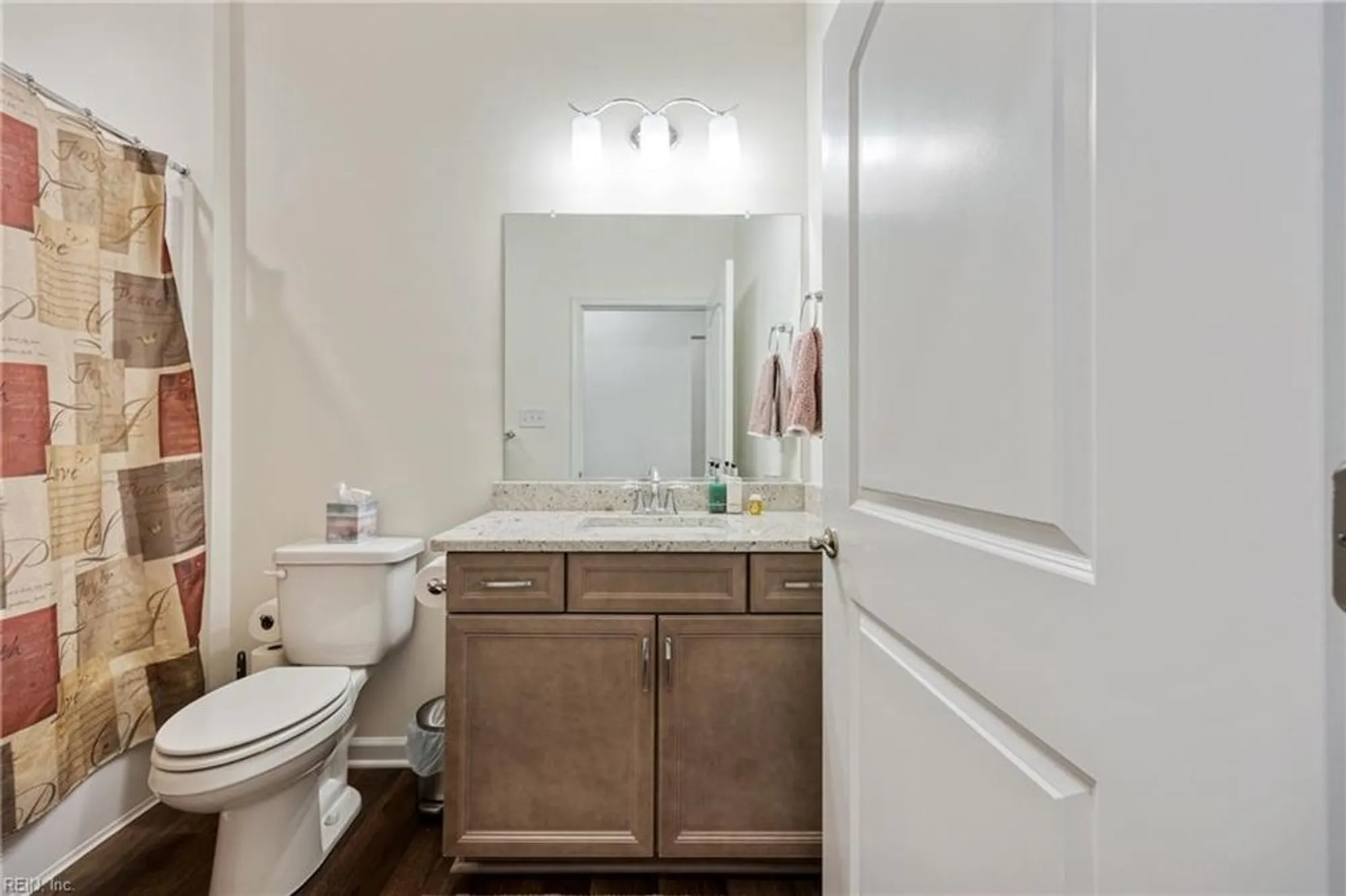 Property Slideshow image 22 of 39 | 221 richmond ave, Smithfield, VA, 23430