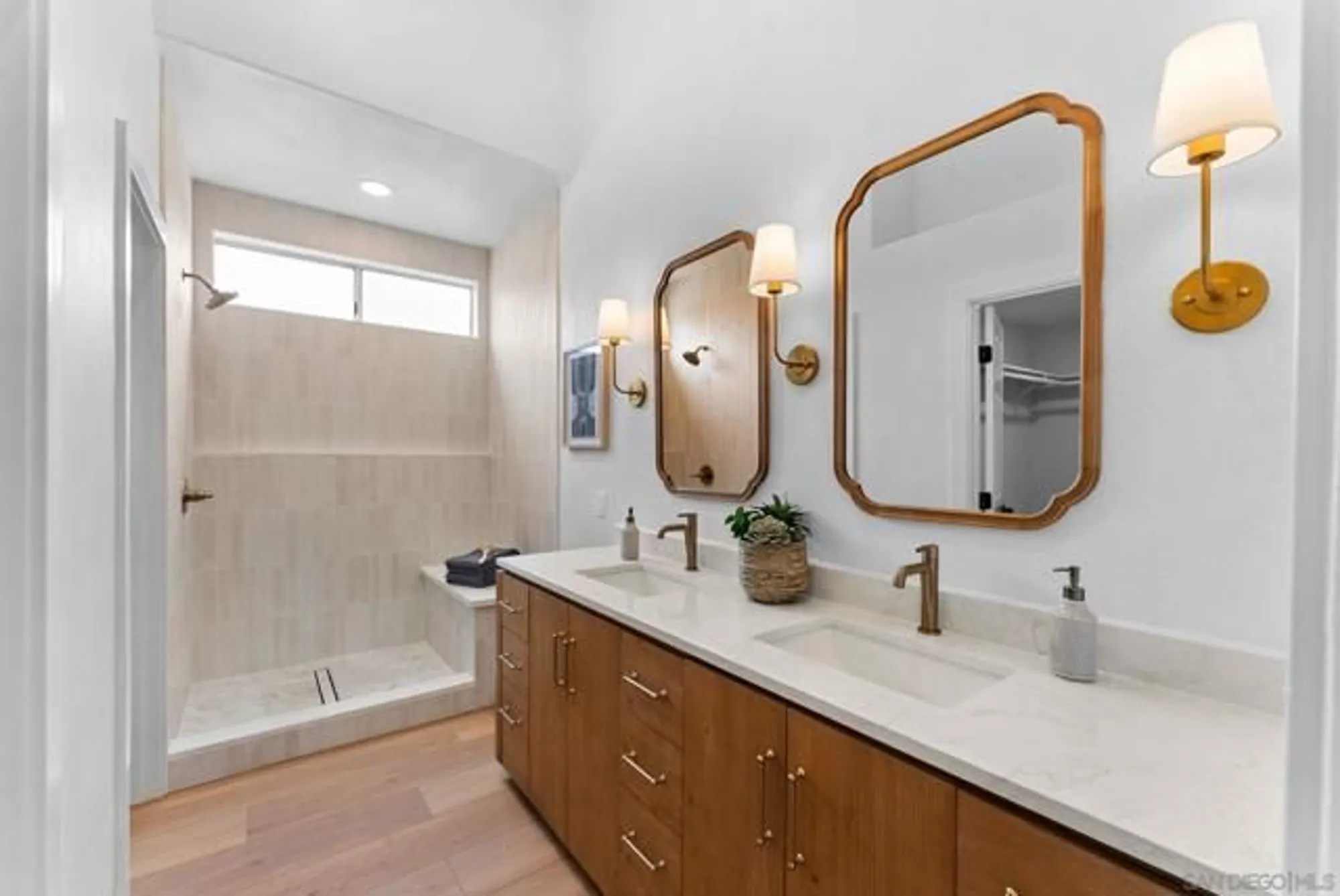 Property Slideshow image 16 of 24 | 4695 adra way, Oceanside, CA, 92056