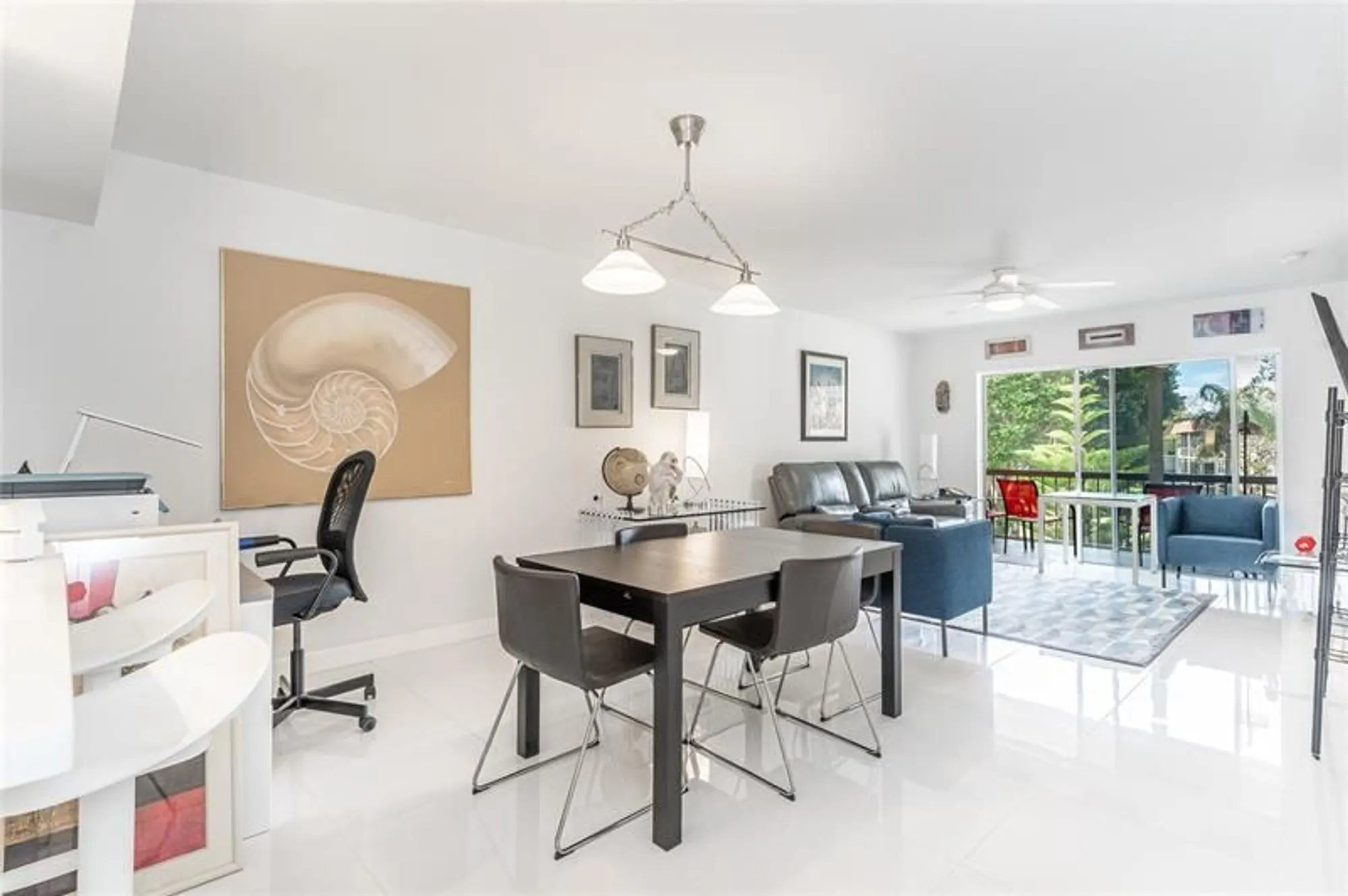 Property Slideshow image 2 of 76 | 811 s hollybrook dr 301, Pembroke Pines, FL, 33025