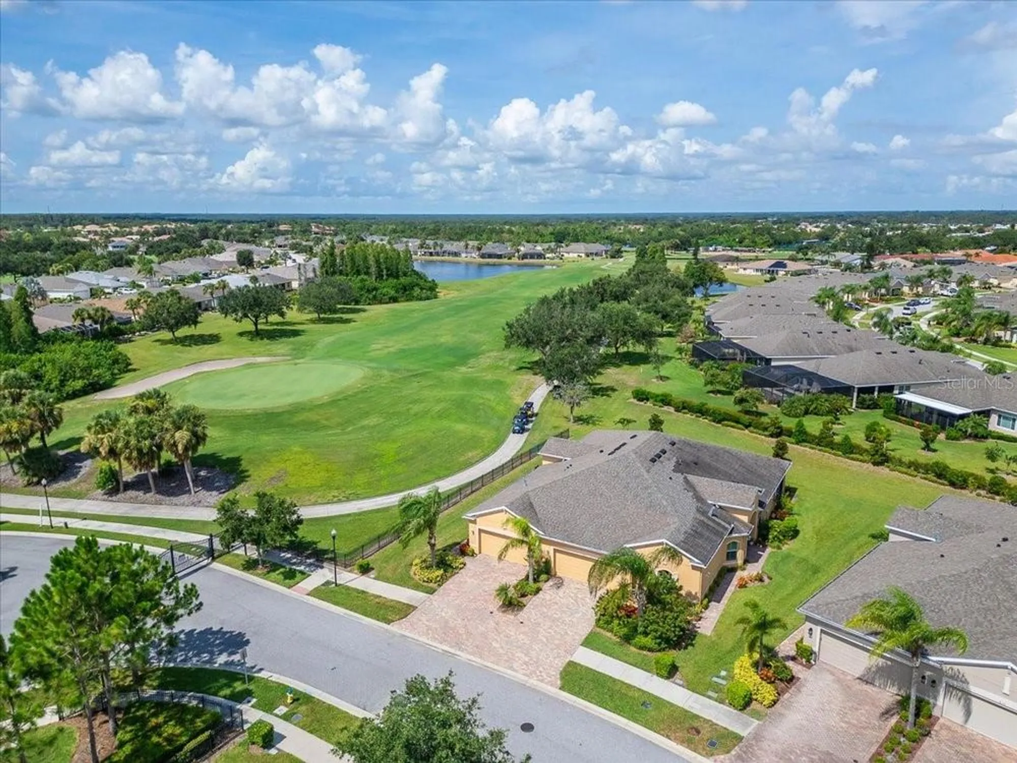 Property Slideshow image 4 of 66 | 821 chipper dr, Sun City Center, FL, 33573