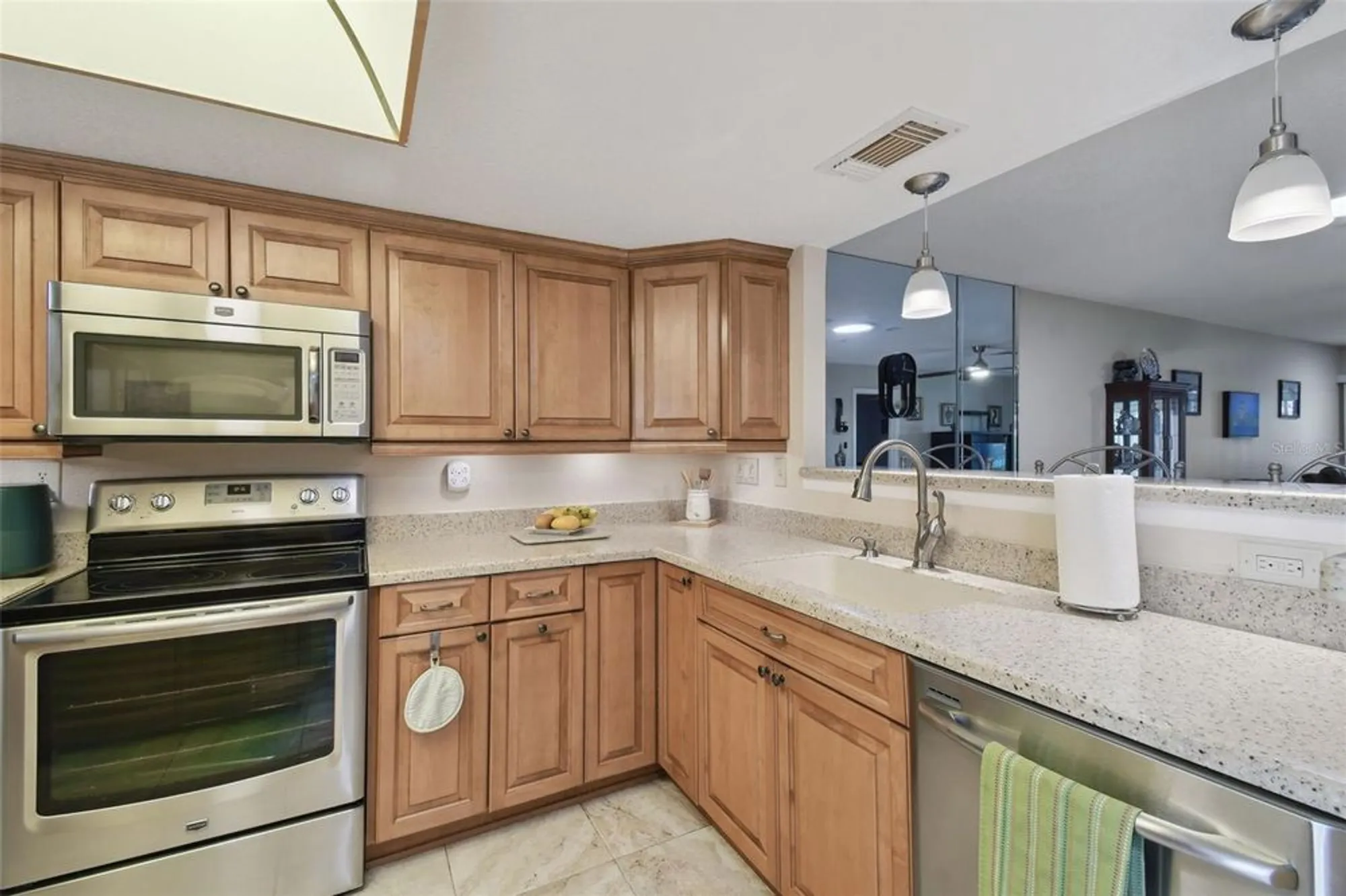 Property Slideshow image 11 of 89 | 8130 braddock cir 3, Port Richey, FL, 34668