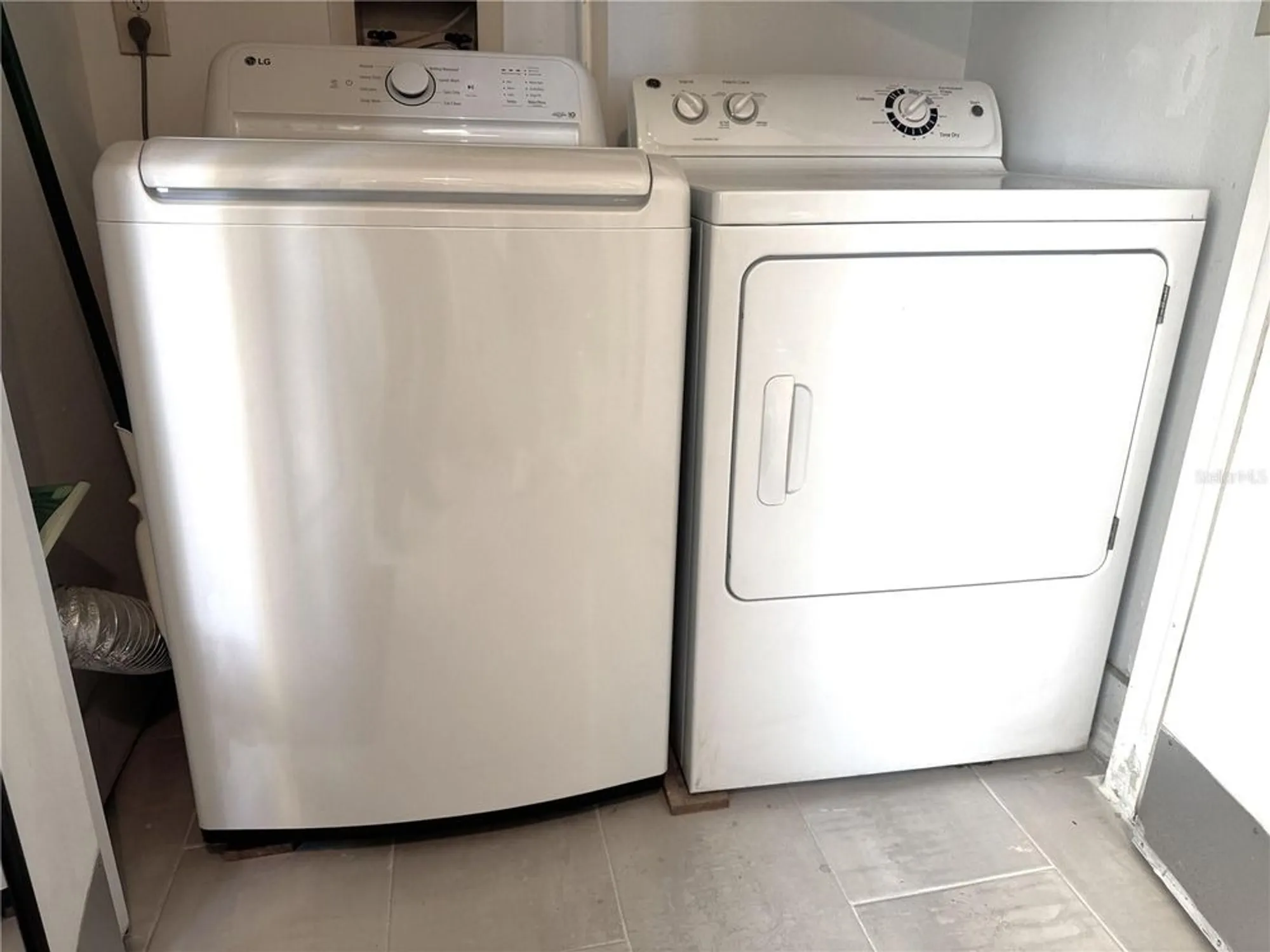 Property Slideshow image 17 of 18 | 1109 madeira dr, Palm Harbor, FL, 34684