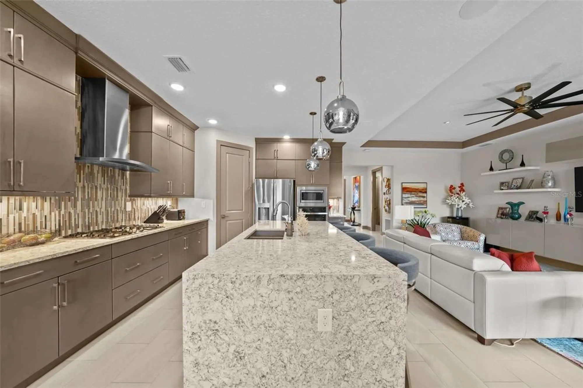 Property Slideshow image 10 of 50 | 17702 cresswind ter, Bradenton, FL, 34211