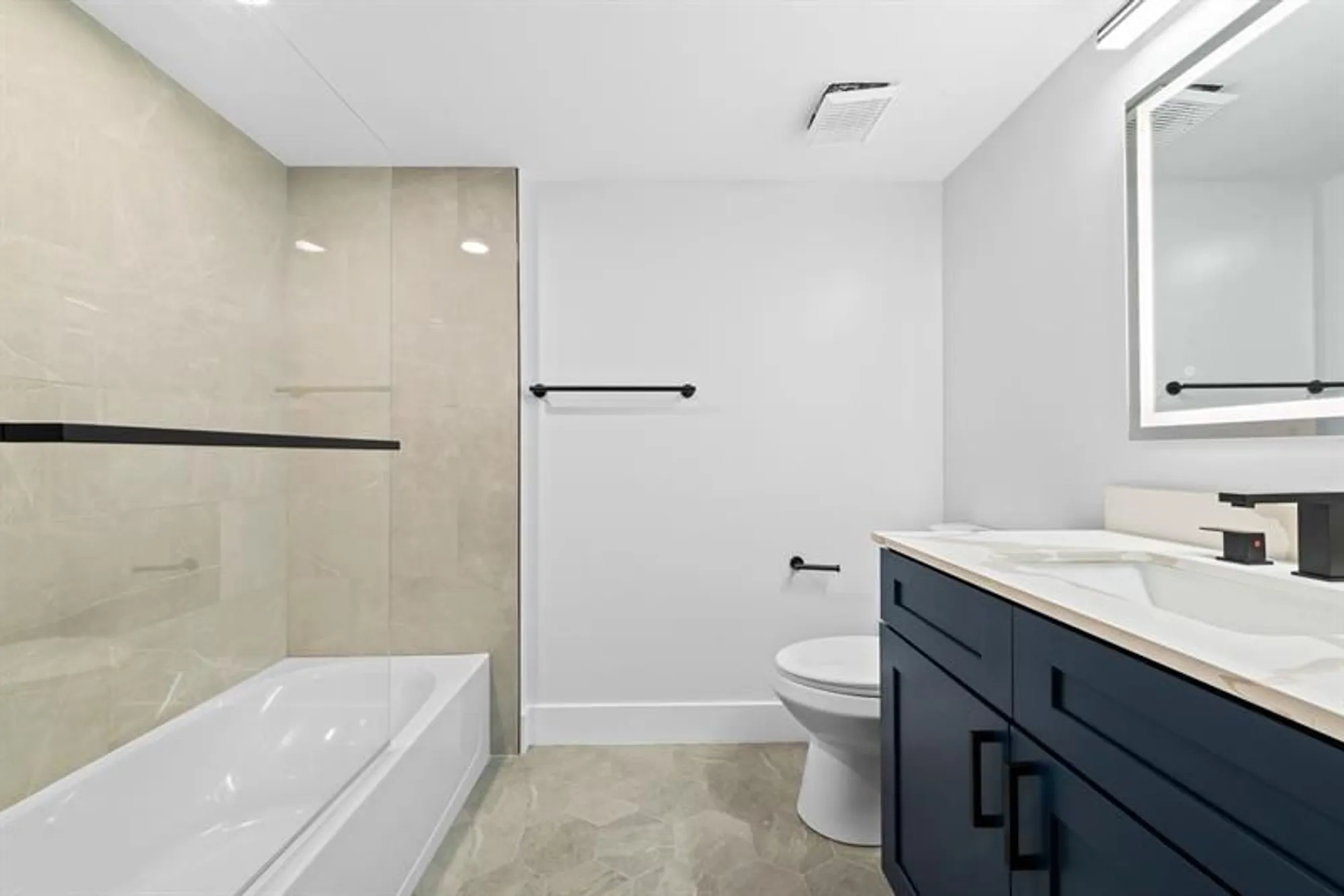 Property Slideshow image 8 of 20 | 4734 lucerne lakes blvd 303, Lake Worth, FL, 33467