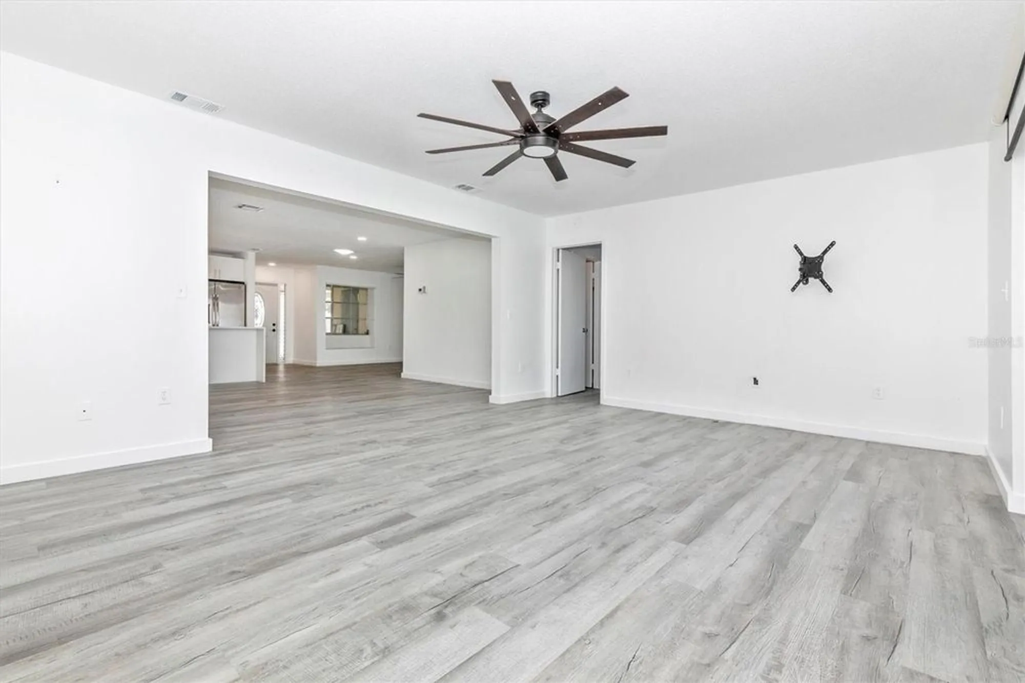 Property Slideshow image 13 of 74 | 6124 green view dr # 139, Sarasota, FL, 34231