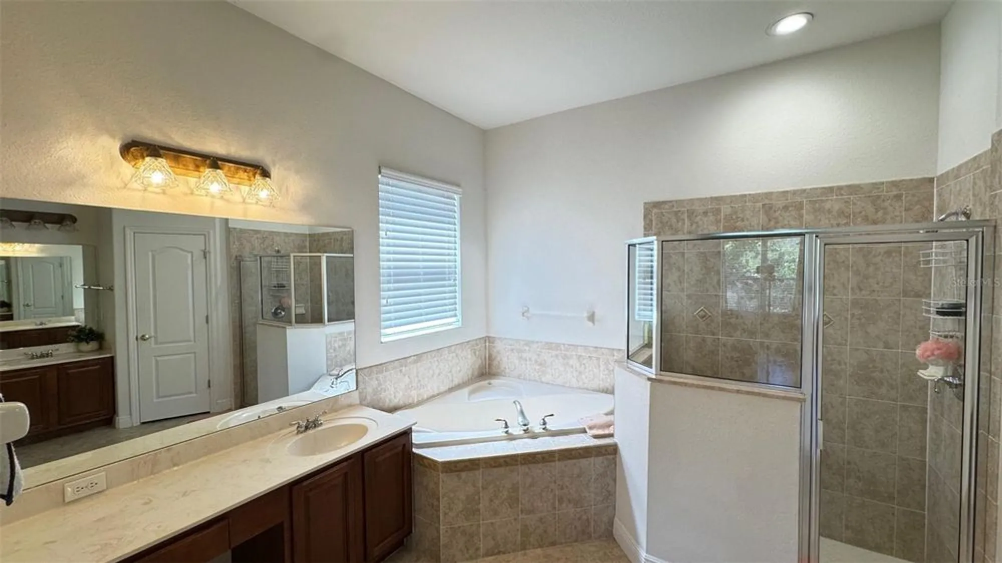 Property Slideshow image 17 of 45 | 10048 cleghorn dr, San Antonio, FL, 33576