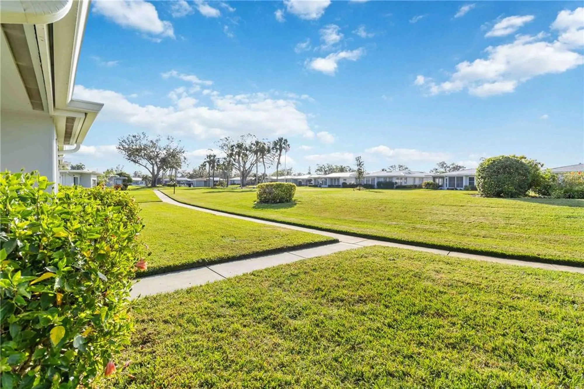 Property Slideshow image 58 of 66 | 3220 southfield ln 810, Sarasota, FL, 34239