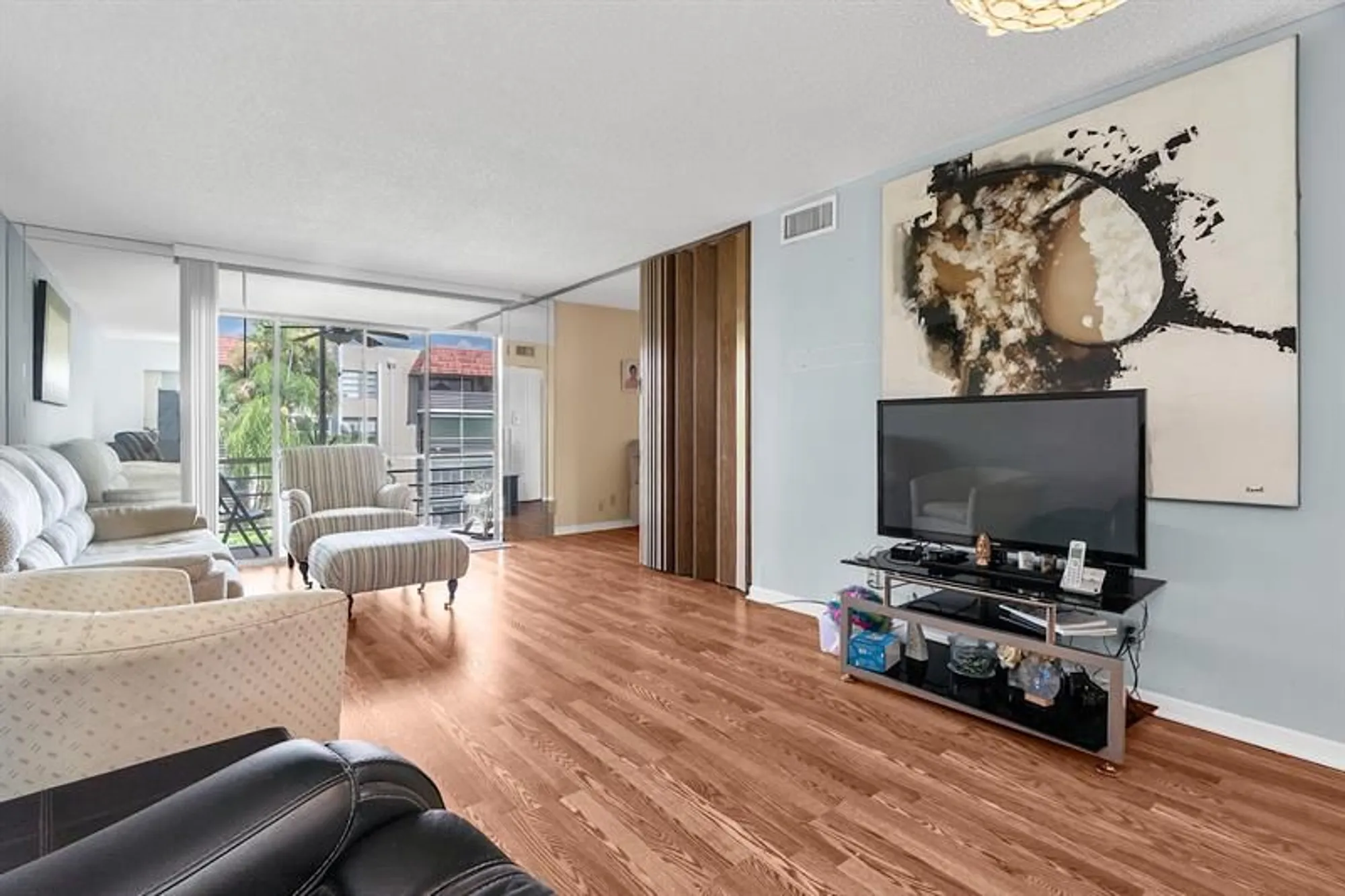 Property Slideshow image 12 of 43 | 3776 inverrary blvd 308r, Lauderhill, FL, 33319