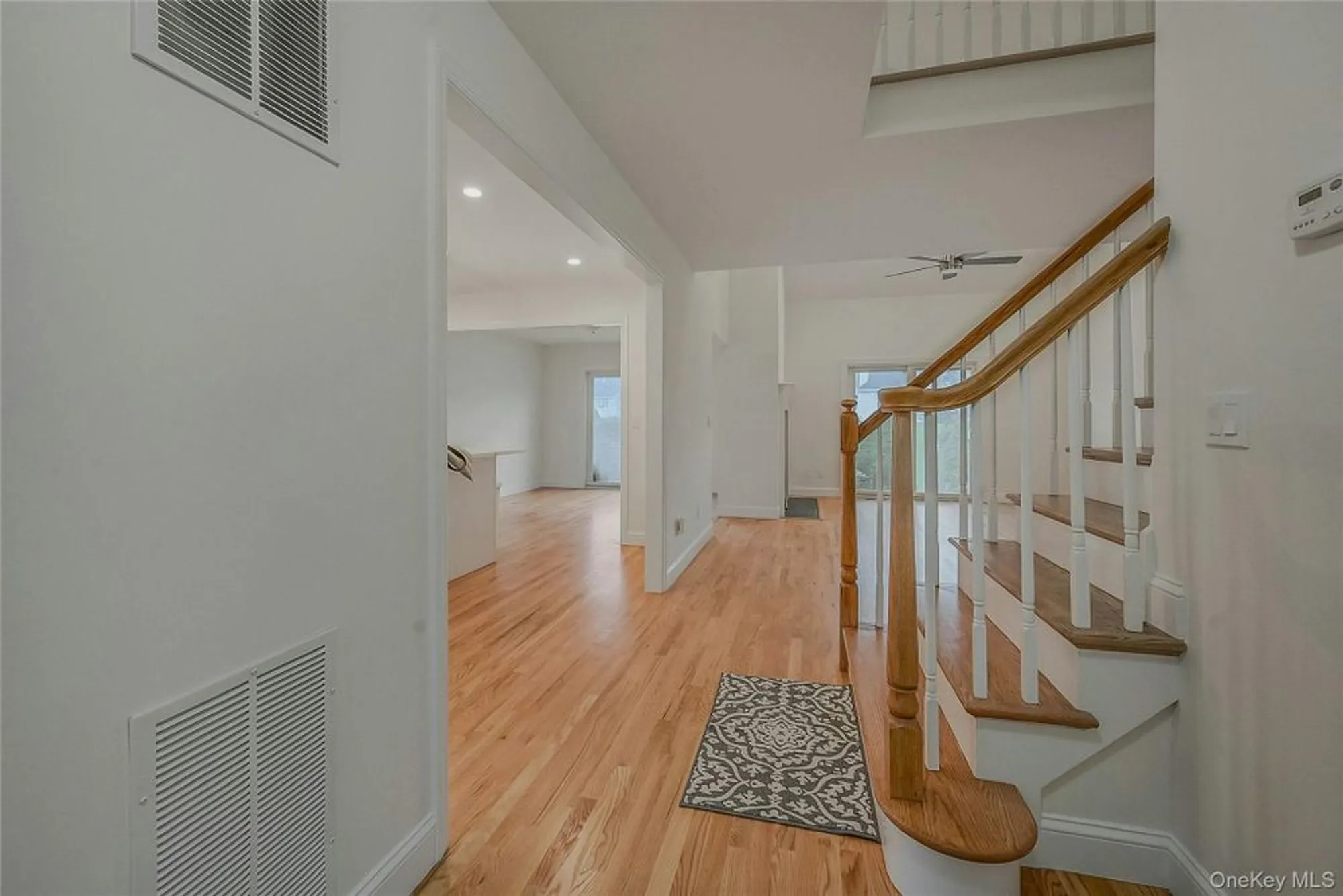 Property Slideshow image 6 of 47 | 98 scenic lake dr, Riverhead, NY, 11901