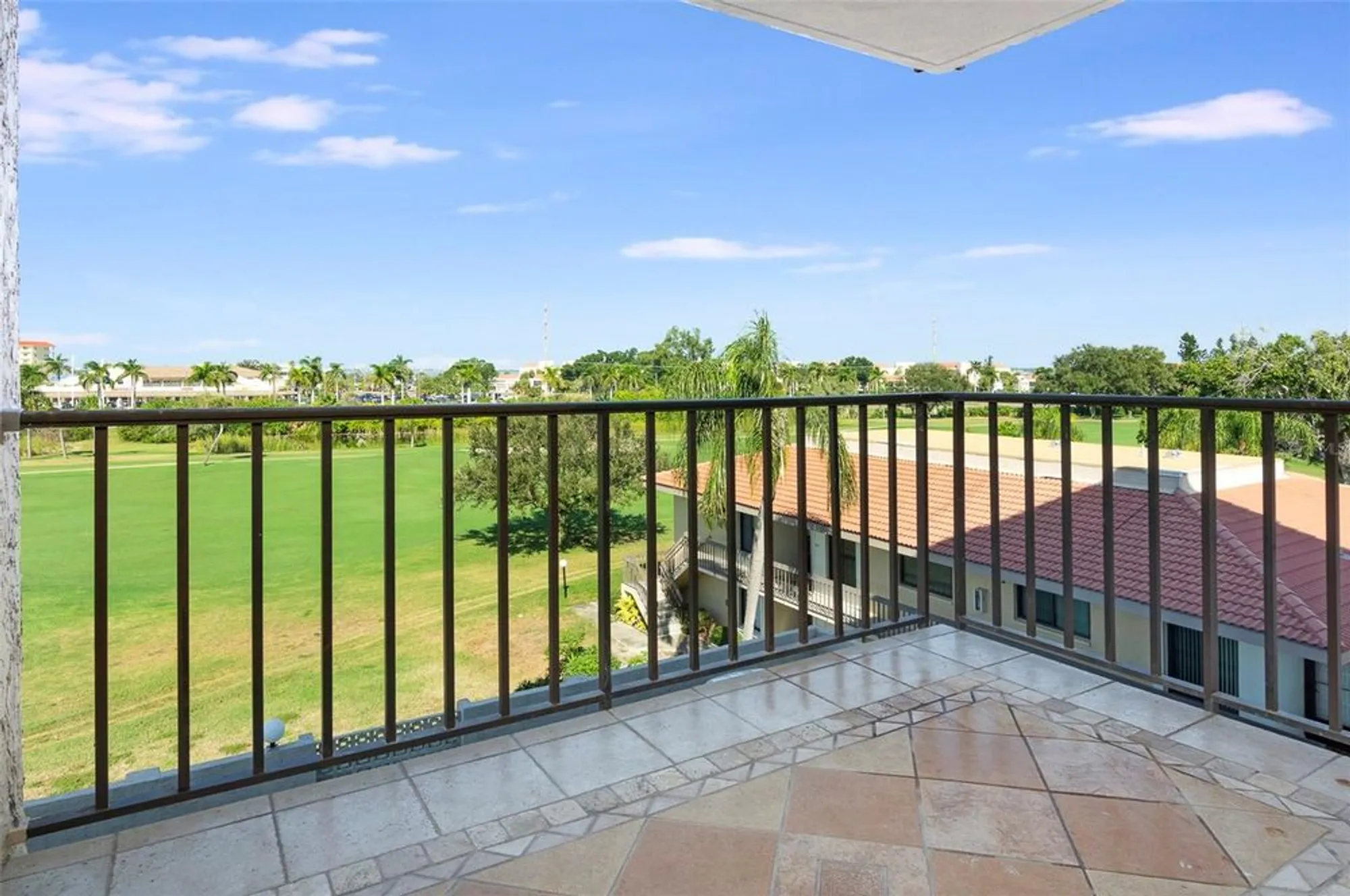 Property Slideshow image 9 of 27 | 6104 palma del mar blvd s apt 405, Saint Petersburg, FL, 33715