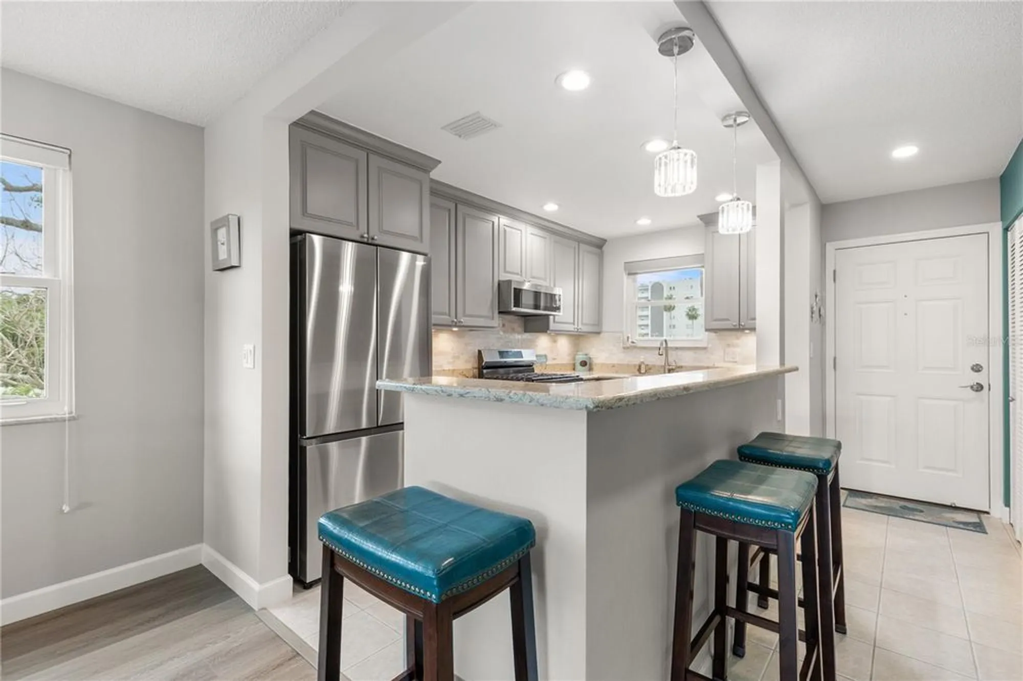 Property Slideshow image 6 of 39 | 5925 shore blvd 215, Gulfport, FL, 33707