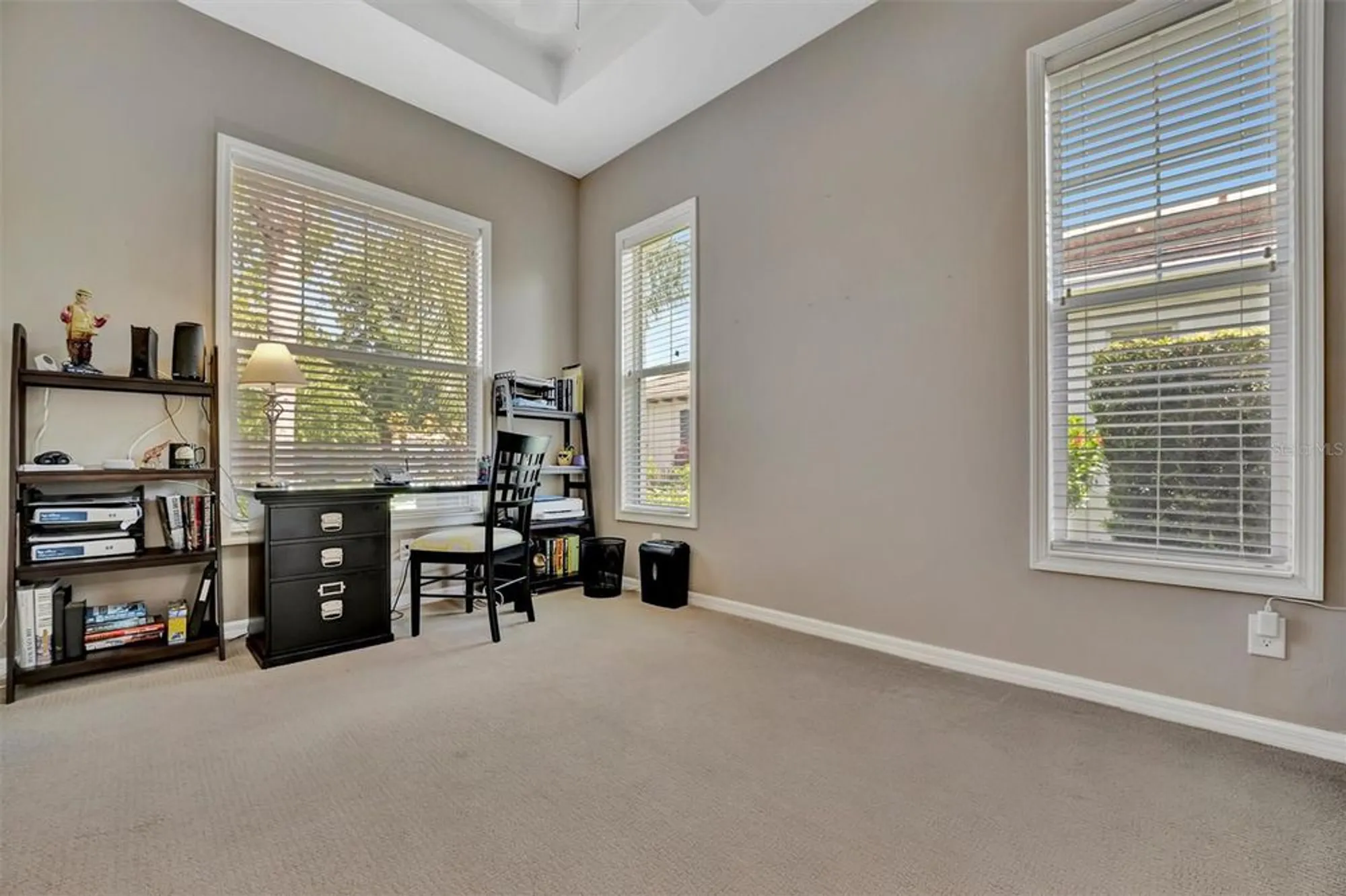 Property Slideshow image 10 of 78 | 5009 lake overlook ave, Bradenton, FL, 34208